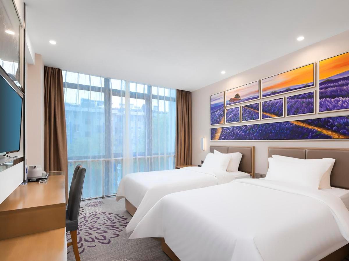 Deluxe Twin Bed Room