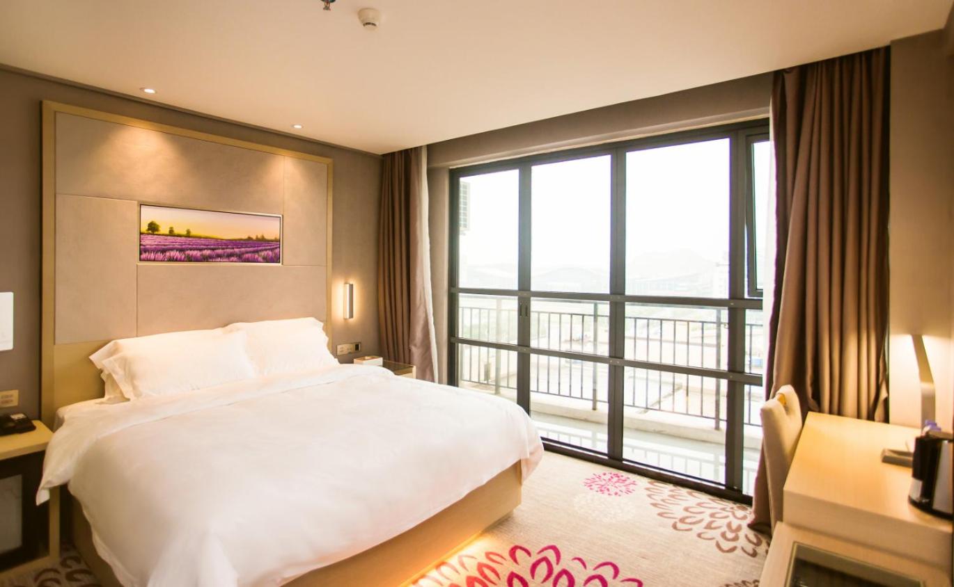 Deluxe King size bed Room photo 1