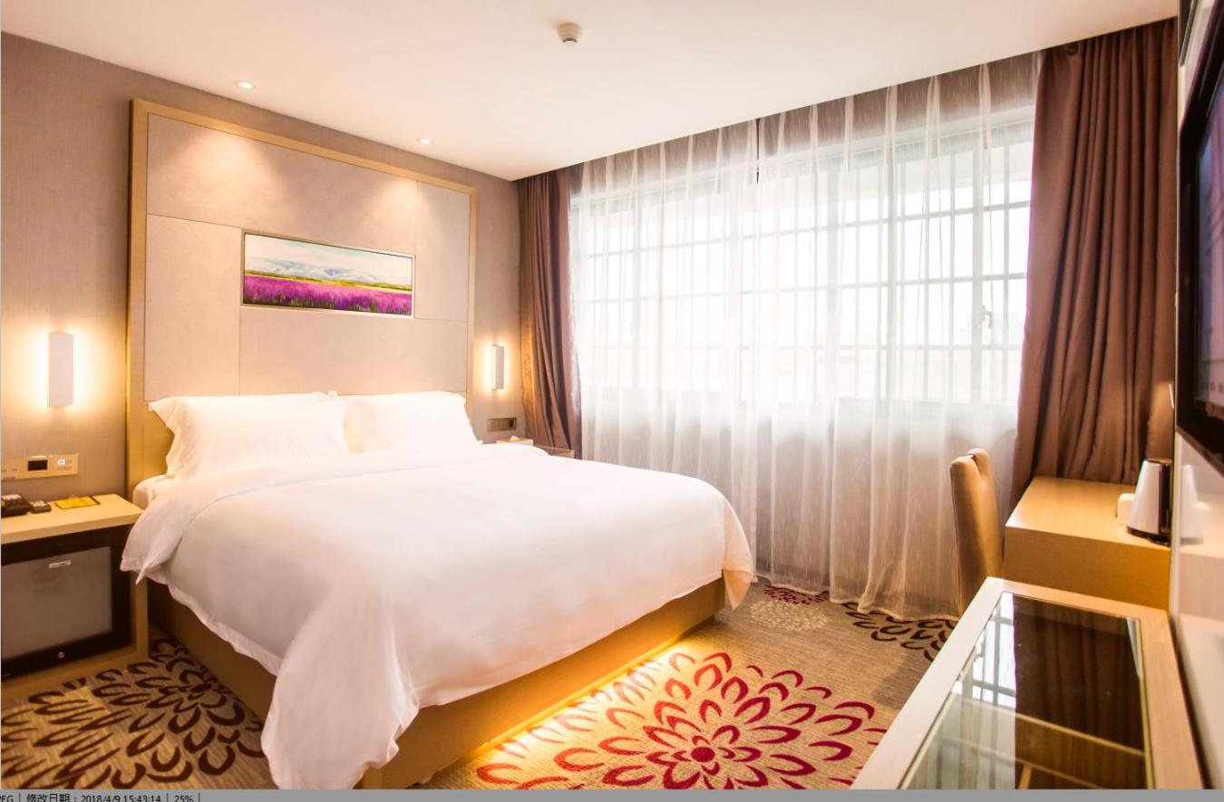 Deluxe King size bed Room photo 3