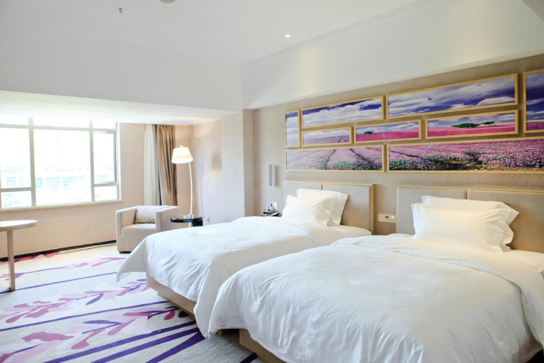 Deluxe Twin Bed Room - Photo 4