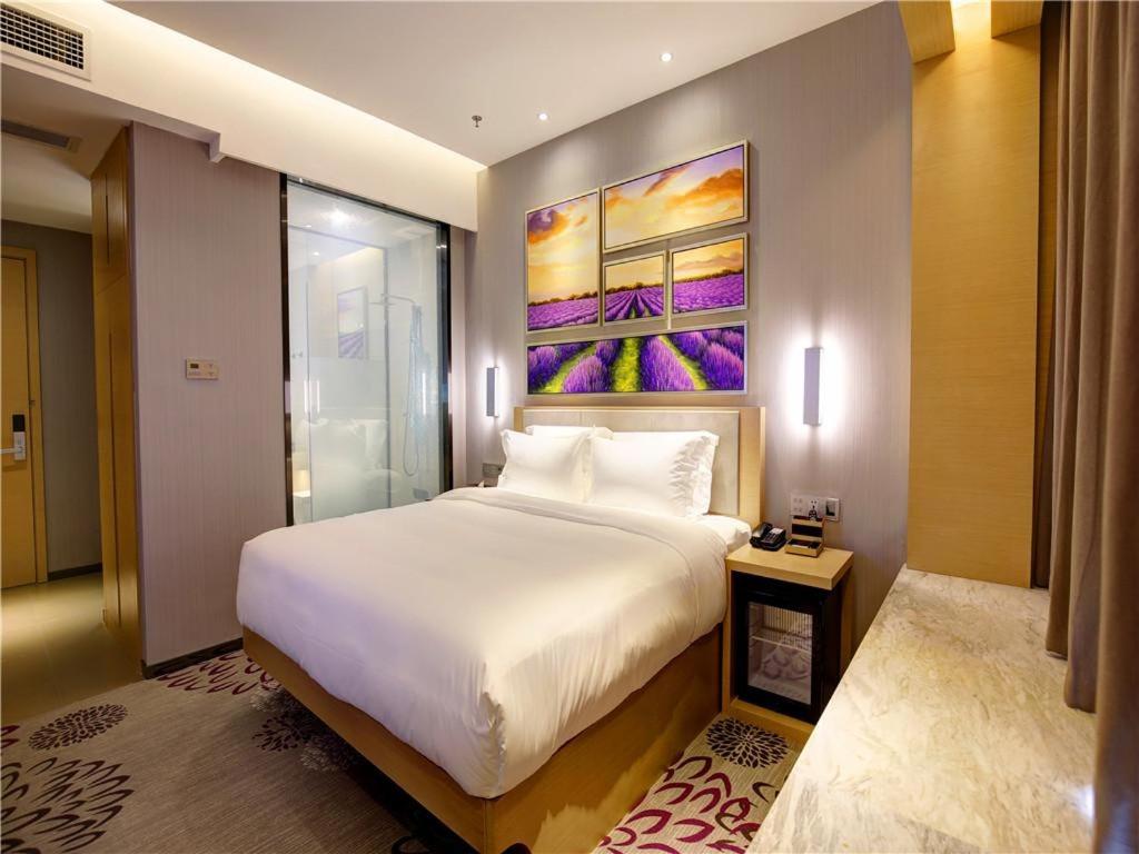 Deluxe King size bed Room