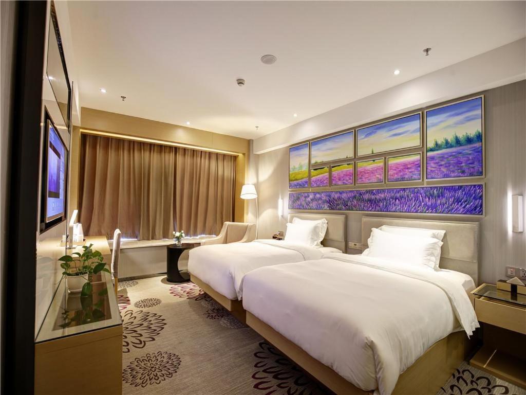 Deluxe Twin Bed Room
