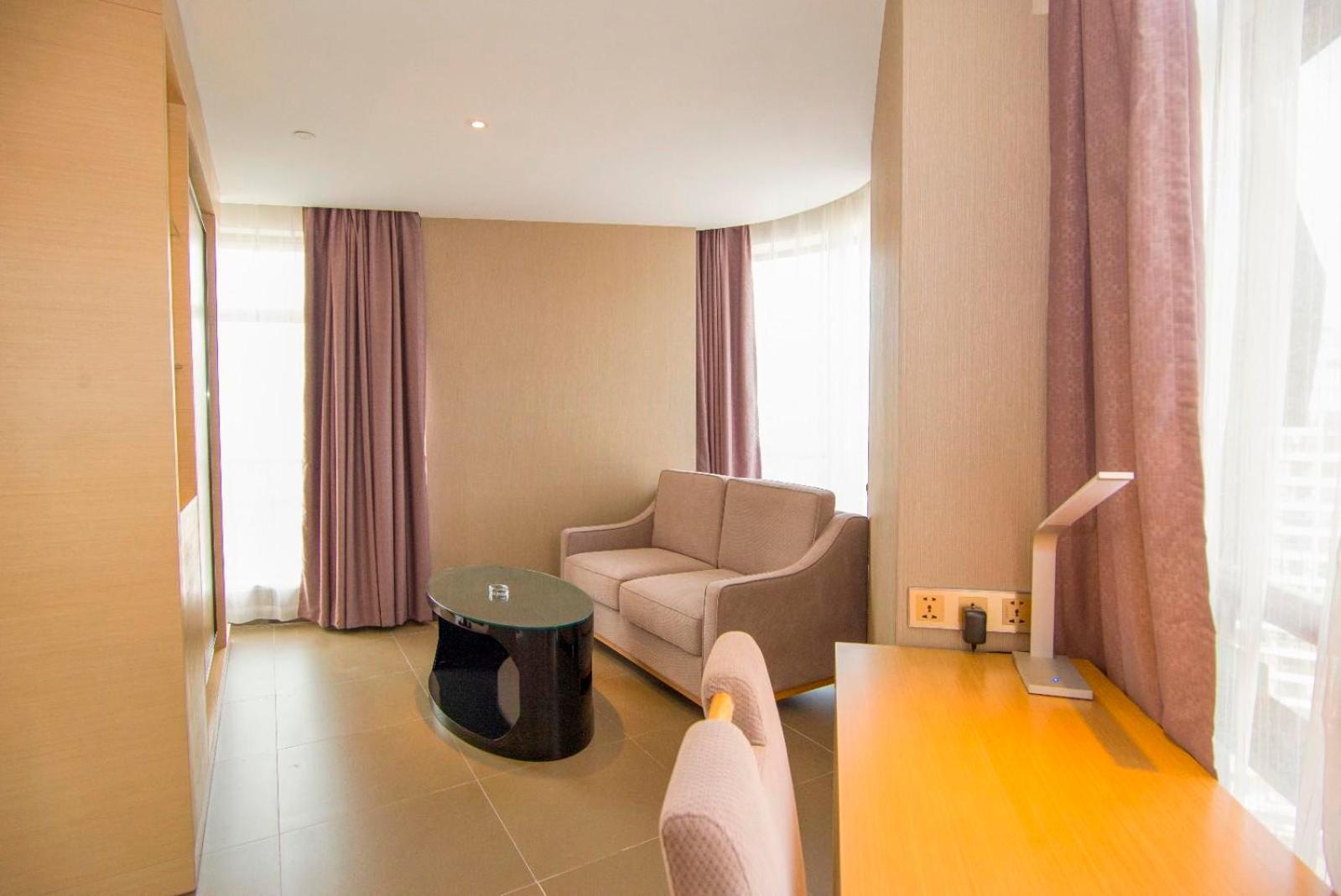 Deluxe Suite