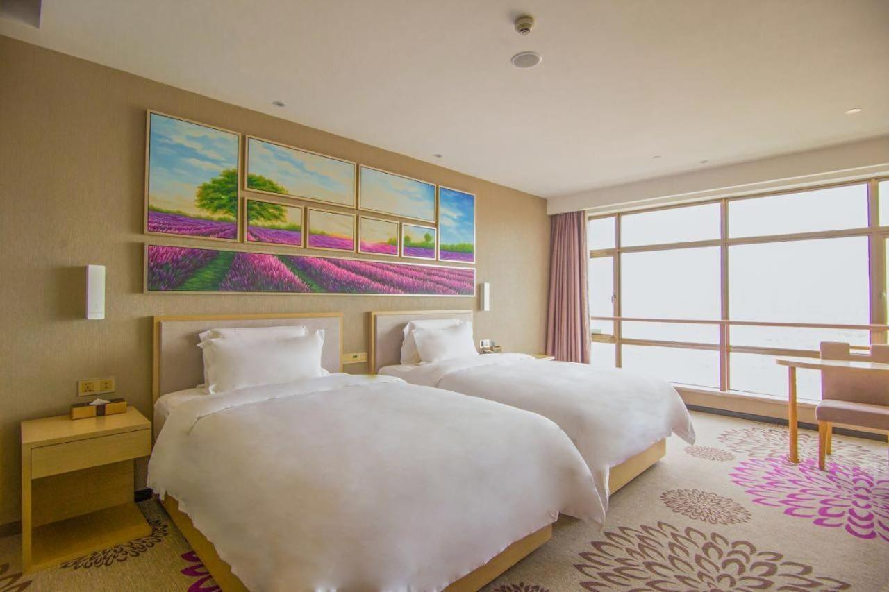 Executive Twin Bed Room