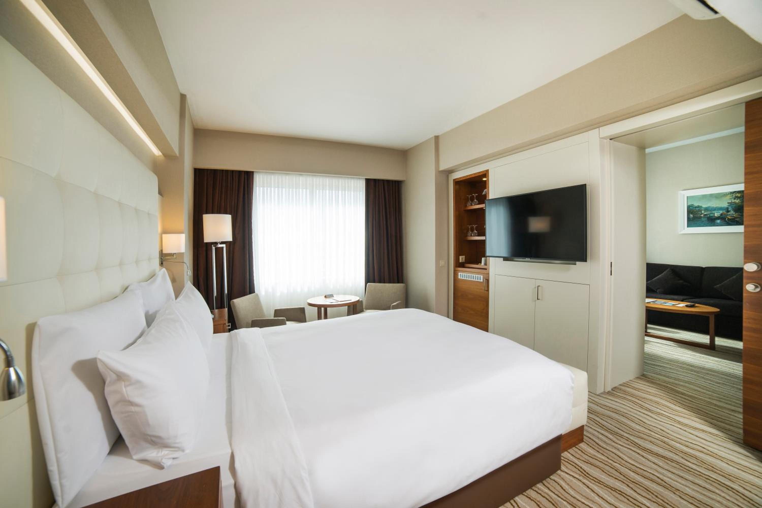 Suite with Sea View - Non-Smoking photo 1