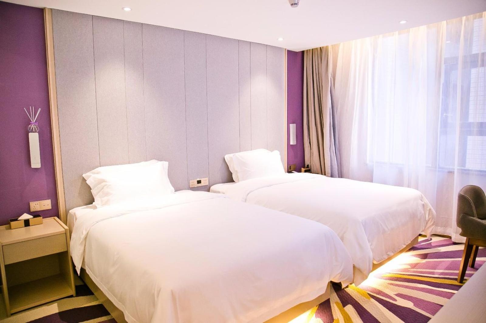 Deluxe Twin Bed Room