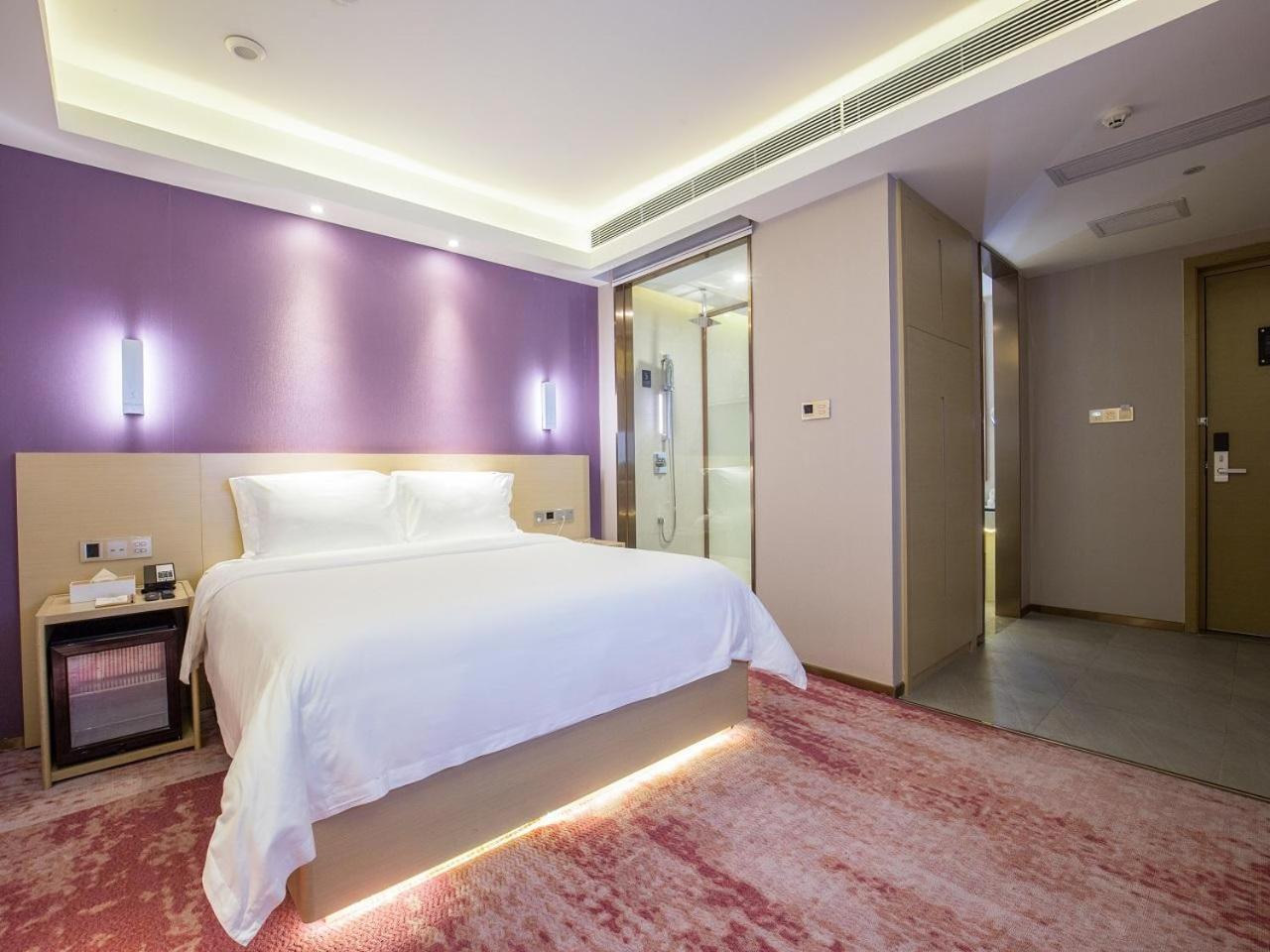 Deluxe King size bed Room