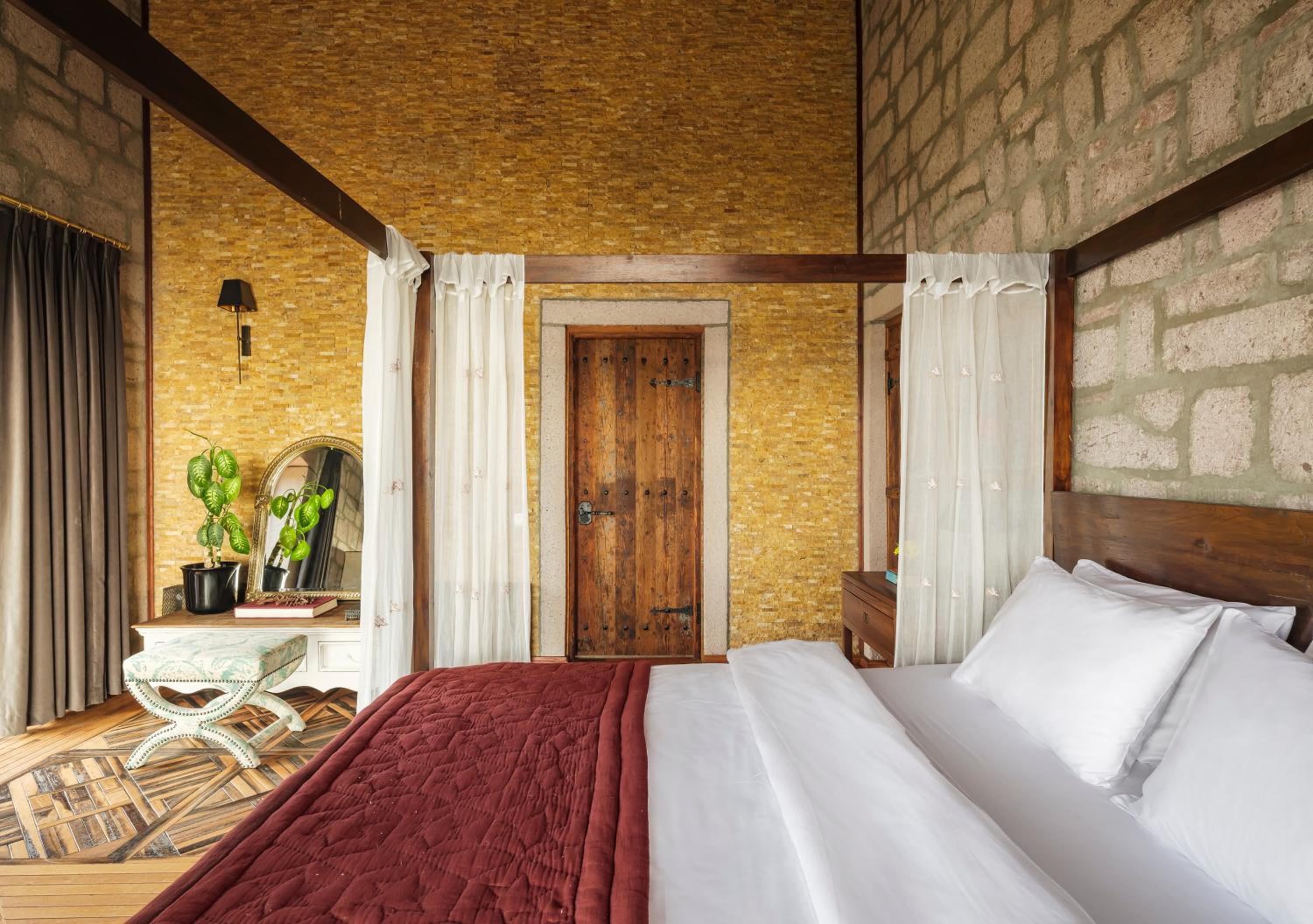 Deluxe Double Room with Balcony and Sea View - Photo 8