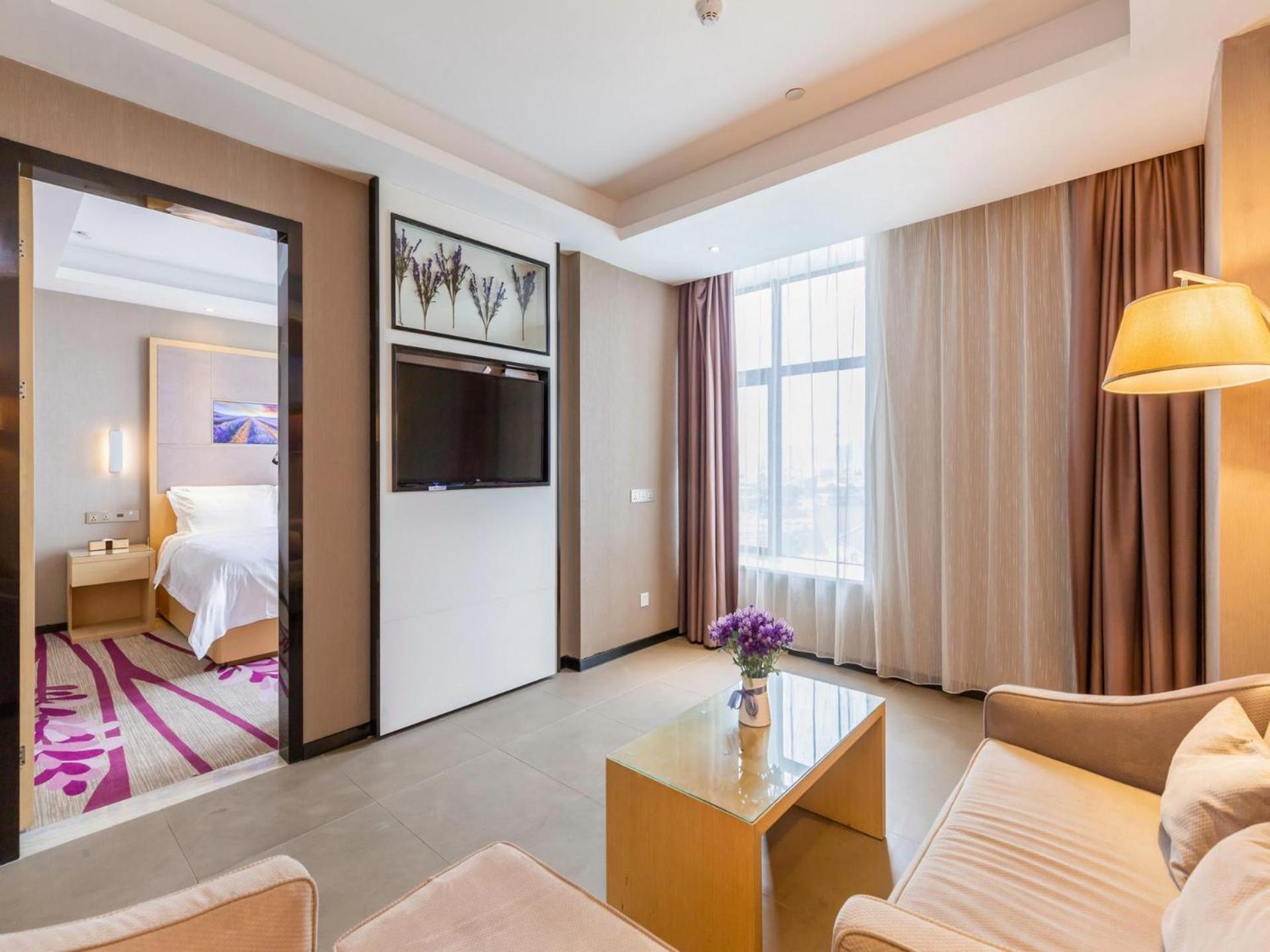 Deluxe Suite