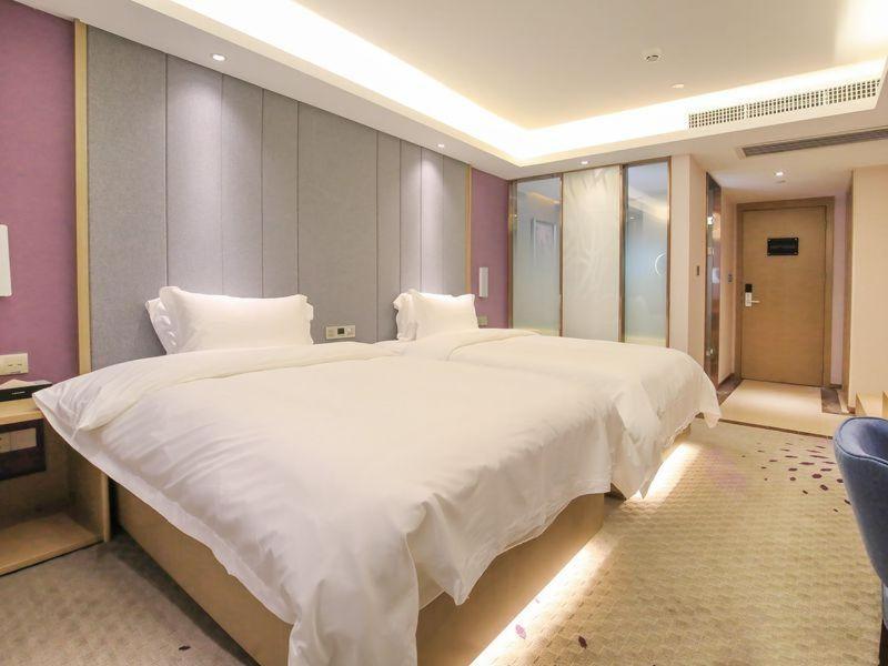 Deluxe Twin Bed Room