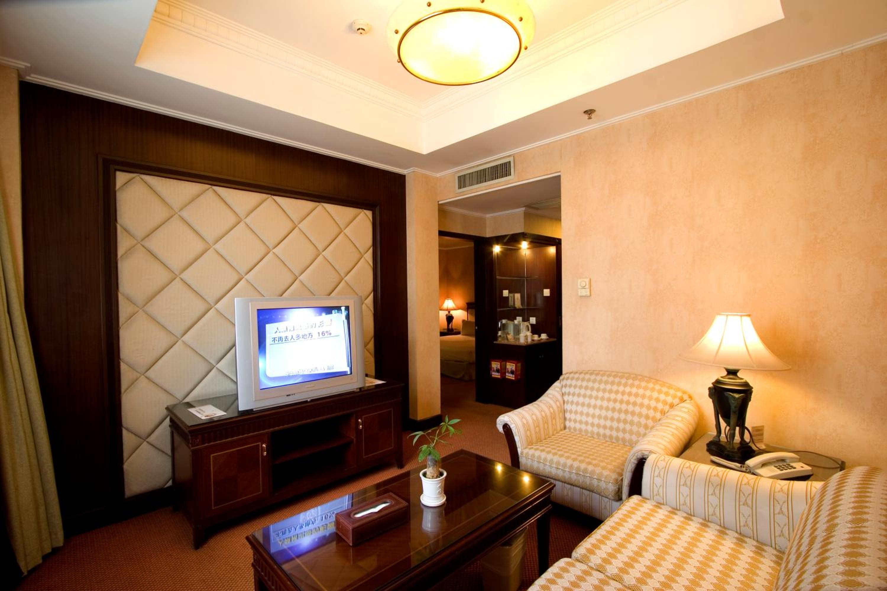 Deluxe Suite