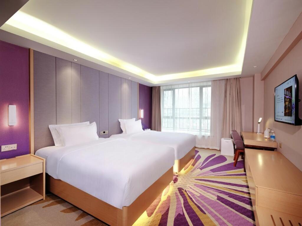 Twin Room With View