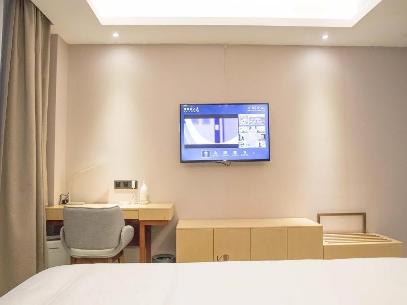 Deluxe King size bed Room