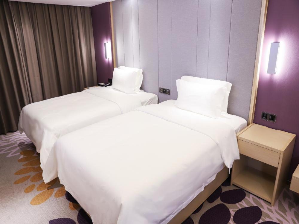 Deluxe Twin Bed Room - Photo 3
