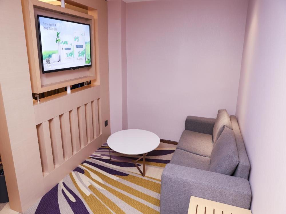 Deluxe Suite - Photo 3