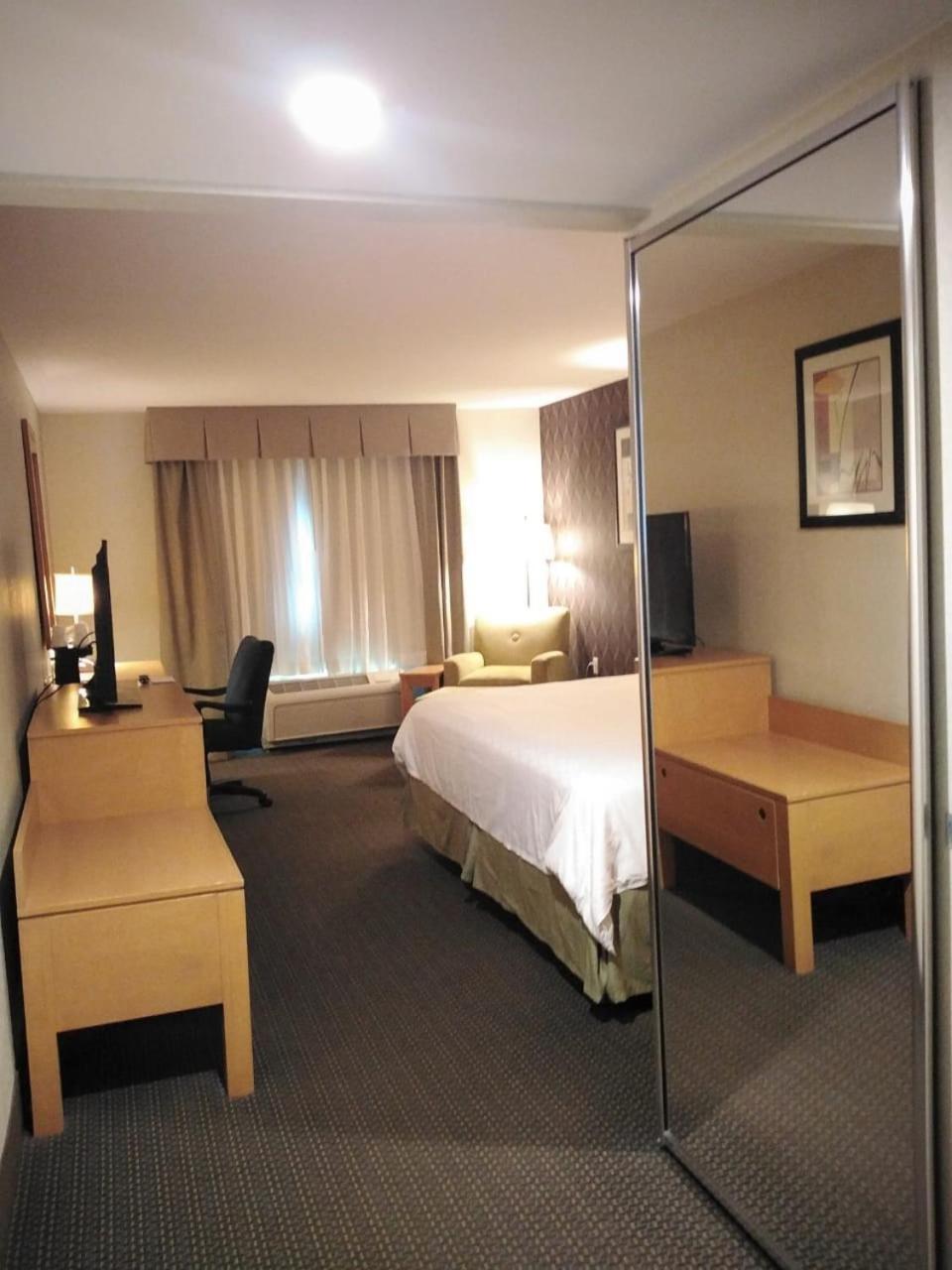 Standard King Room - Photo 1
