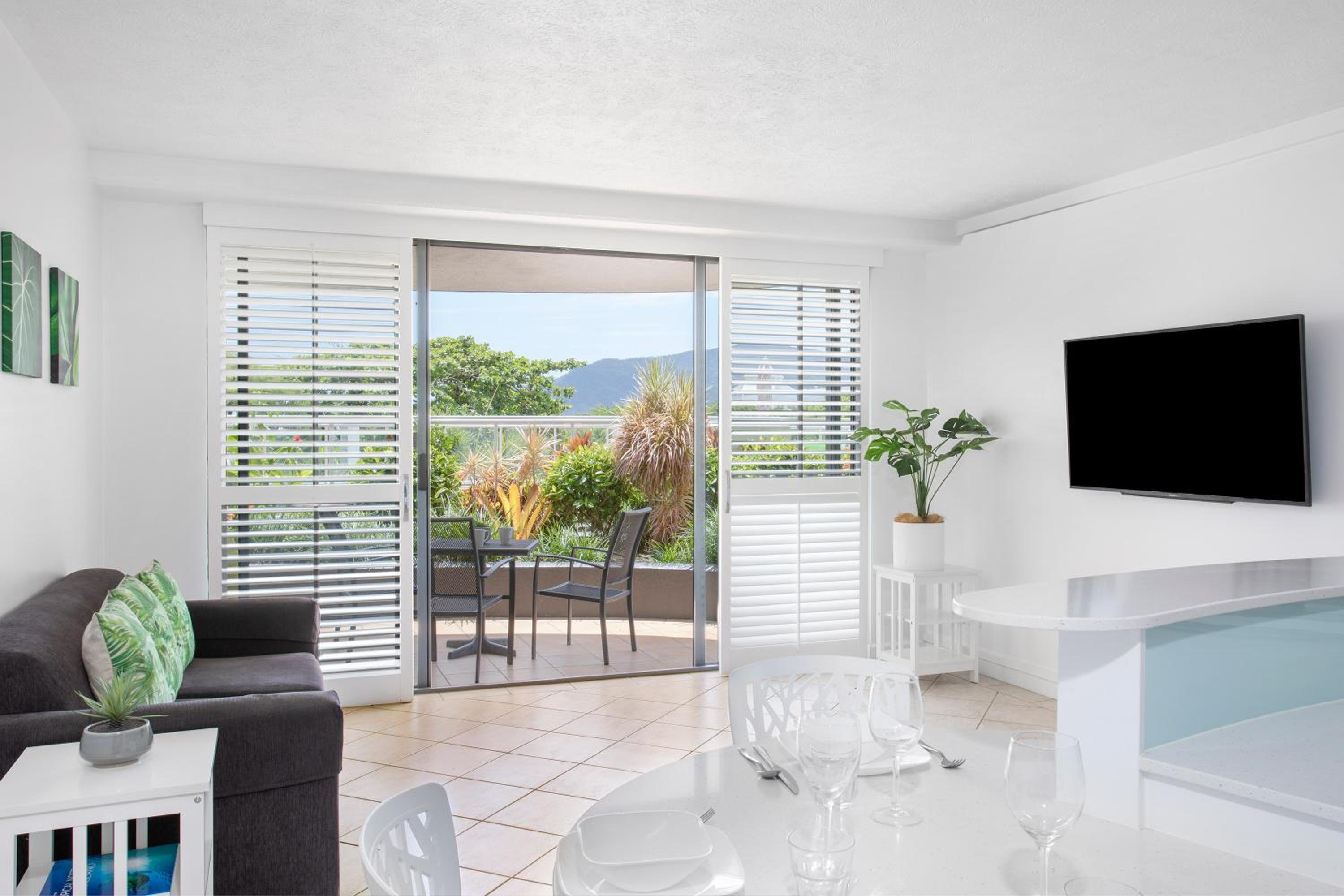 One-Bedroom Apartment With Garden View - Photo 1