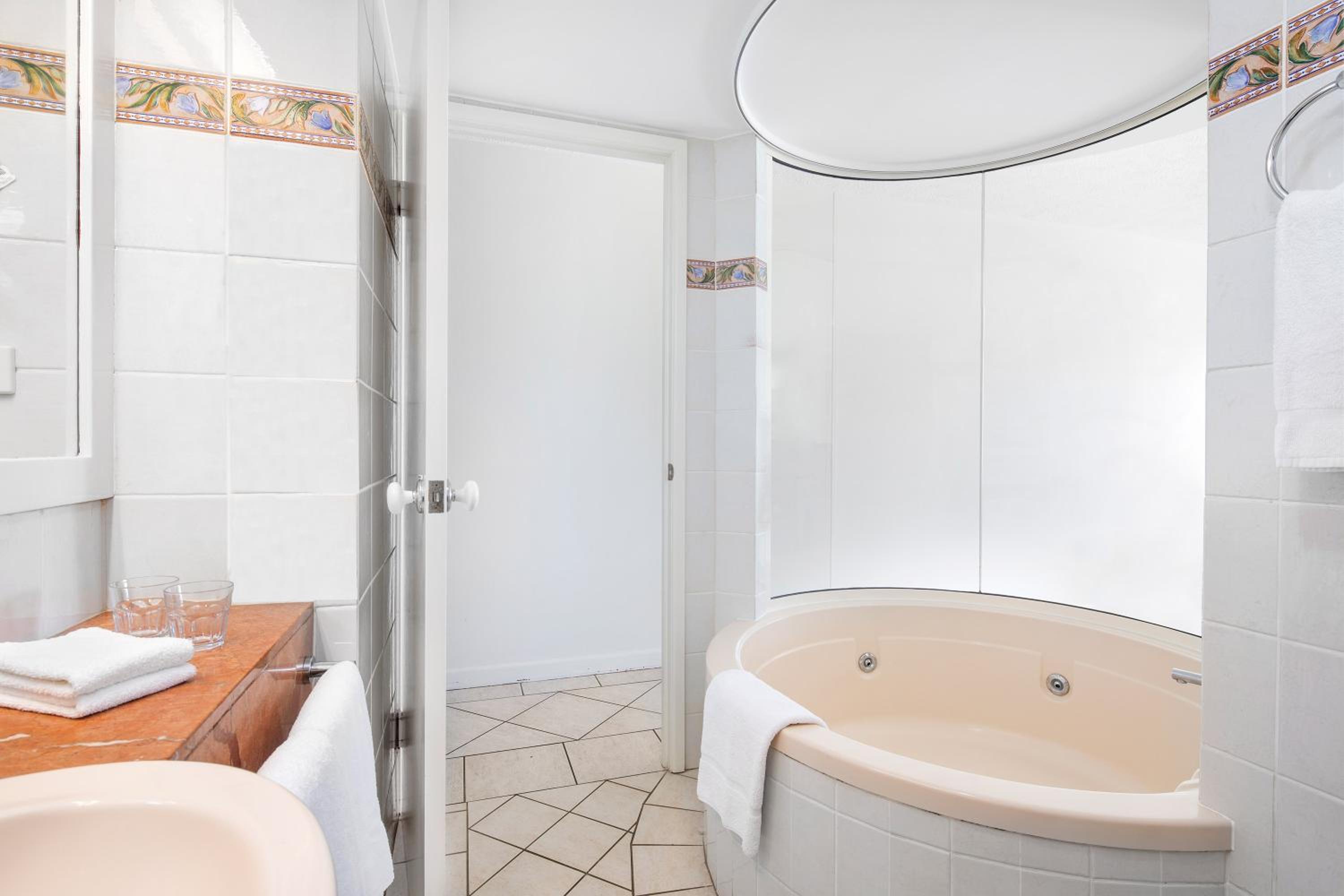 One-Bedroom Apartment With Garden View - Photo 4
