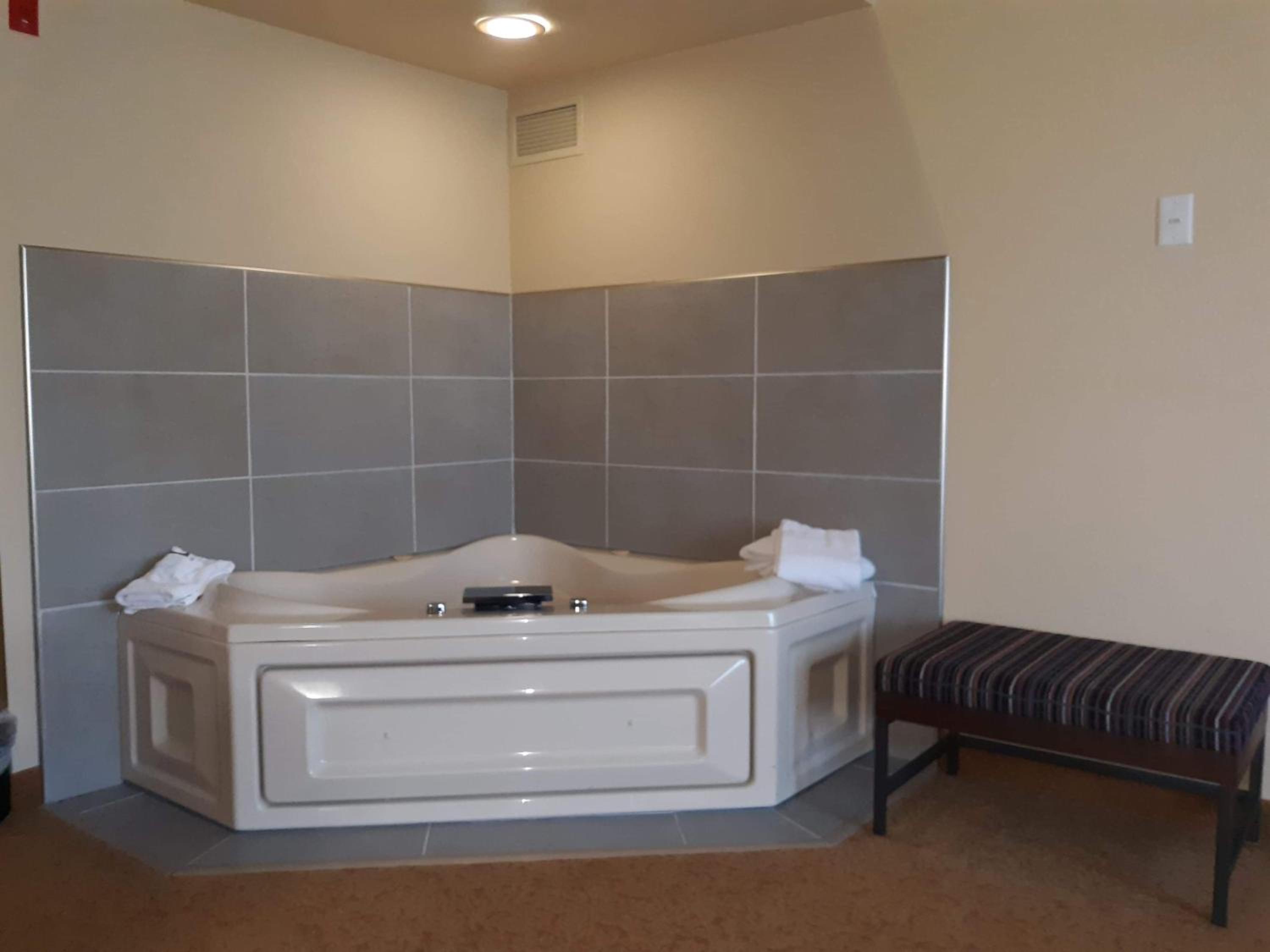 King Studio Suite - Non-Smoking - Photo 2
