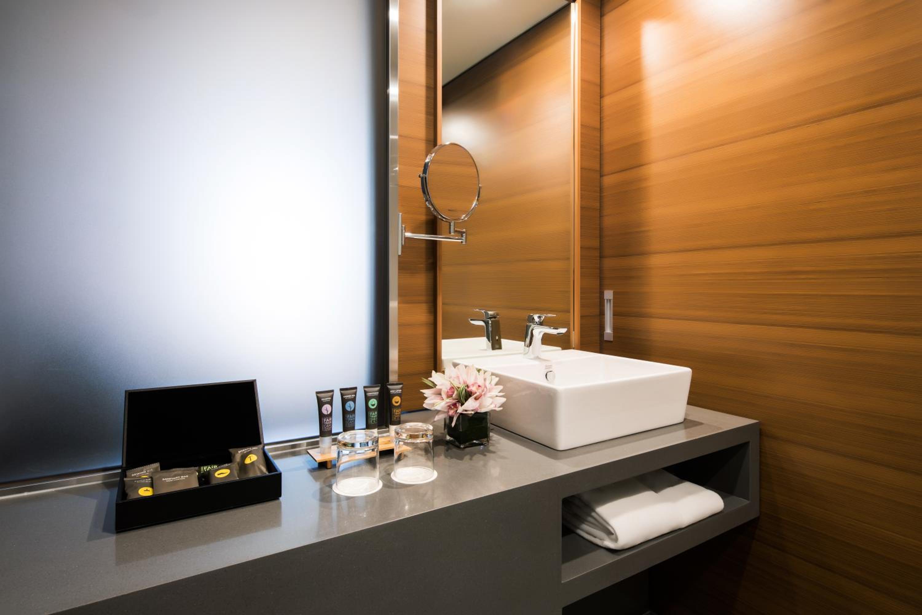Superior Triple Room with Three Single Beds - Photo 6