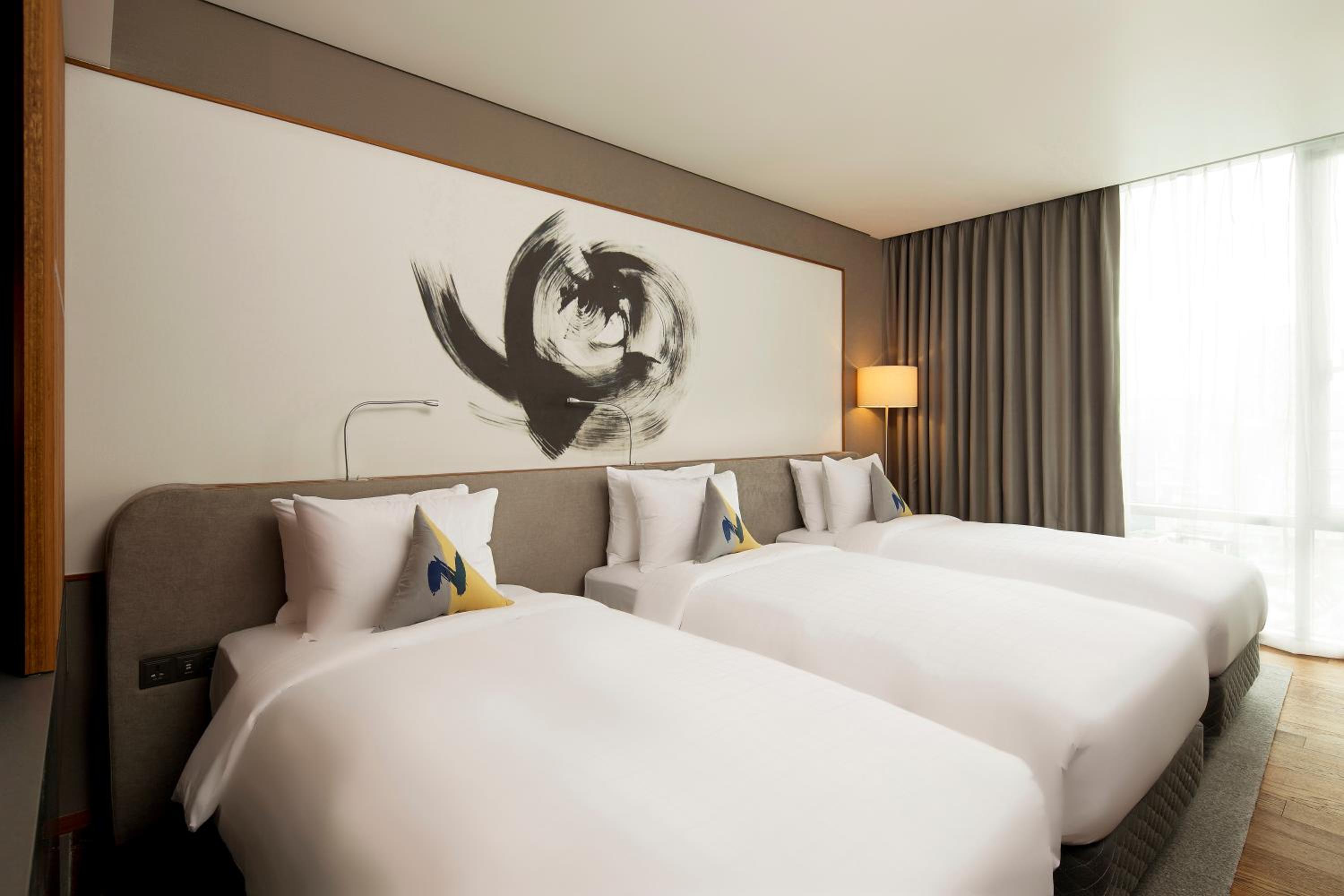 Superior Triple Room with Three Single Beds - Photo 1