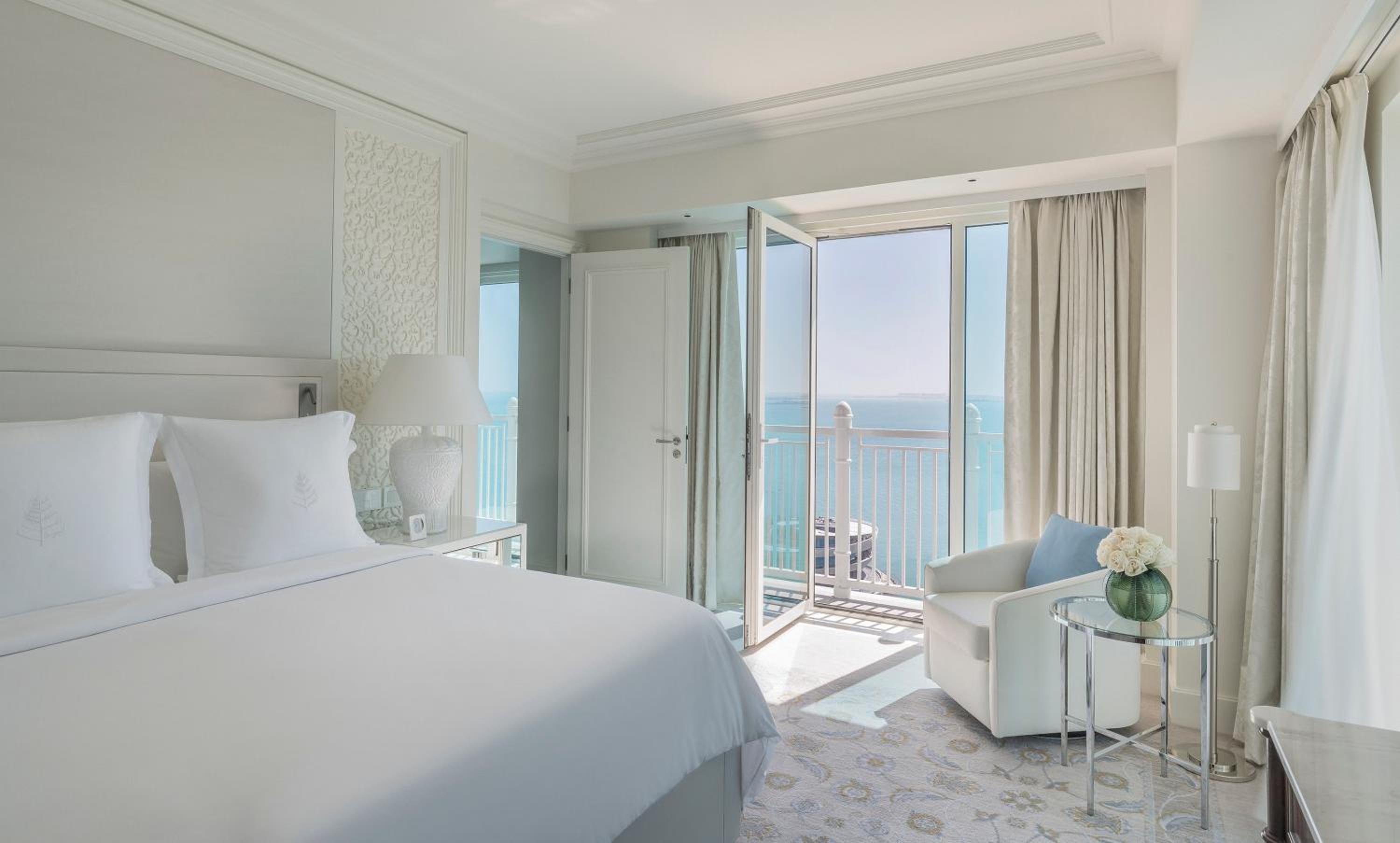 Executive King Suite with Sea View photo 2