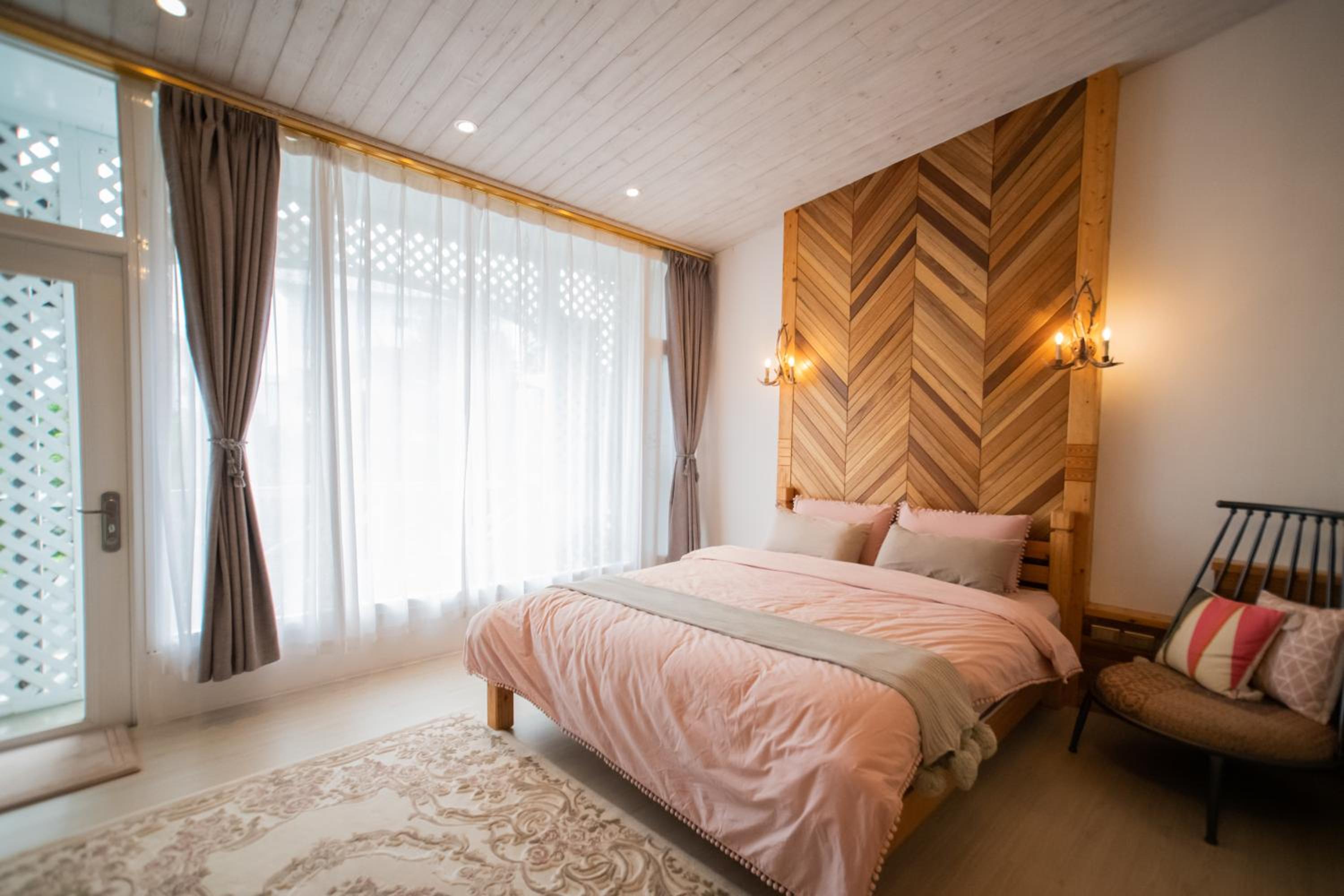 Deluxe Double Room with Balcony photo 3