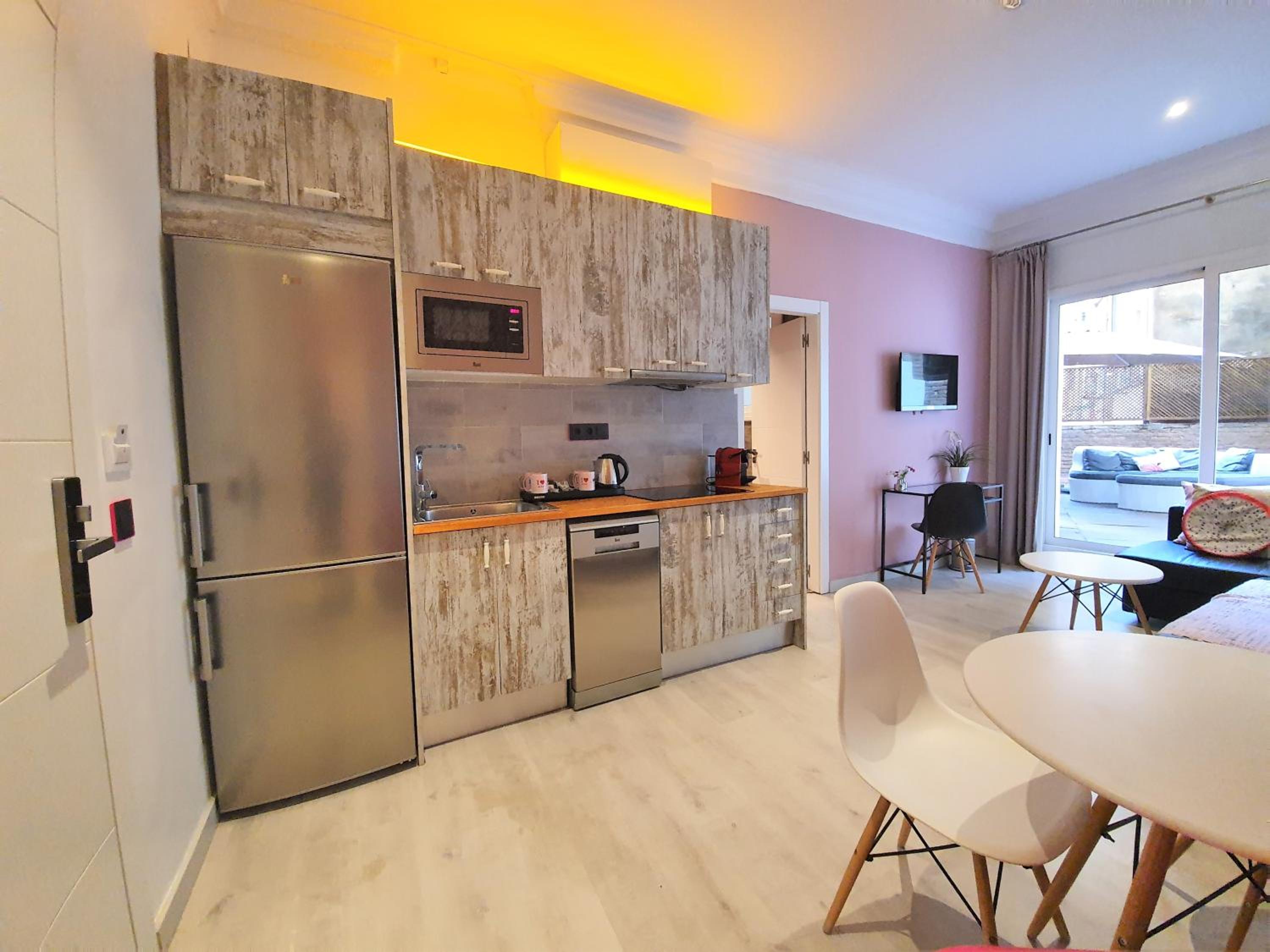 One-Bedroom Apartment with Terrace photo 3