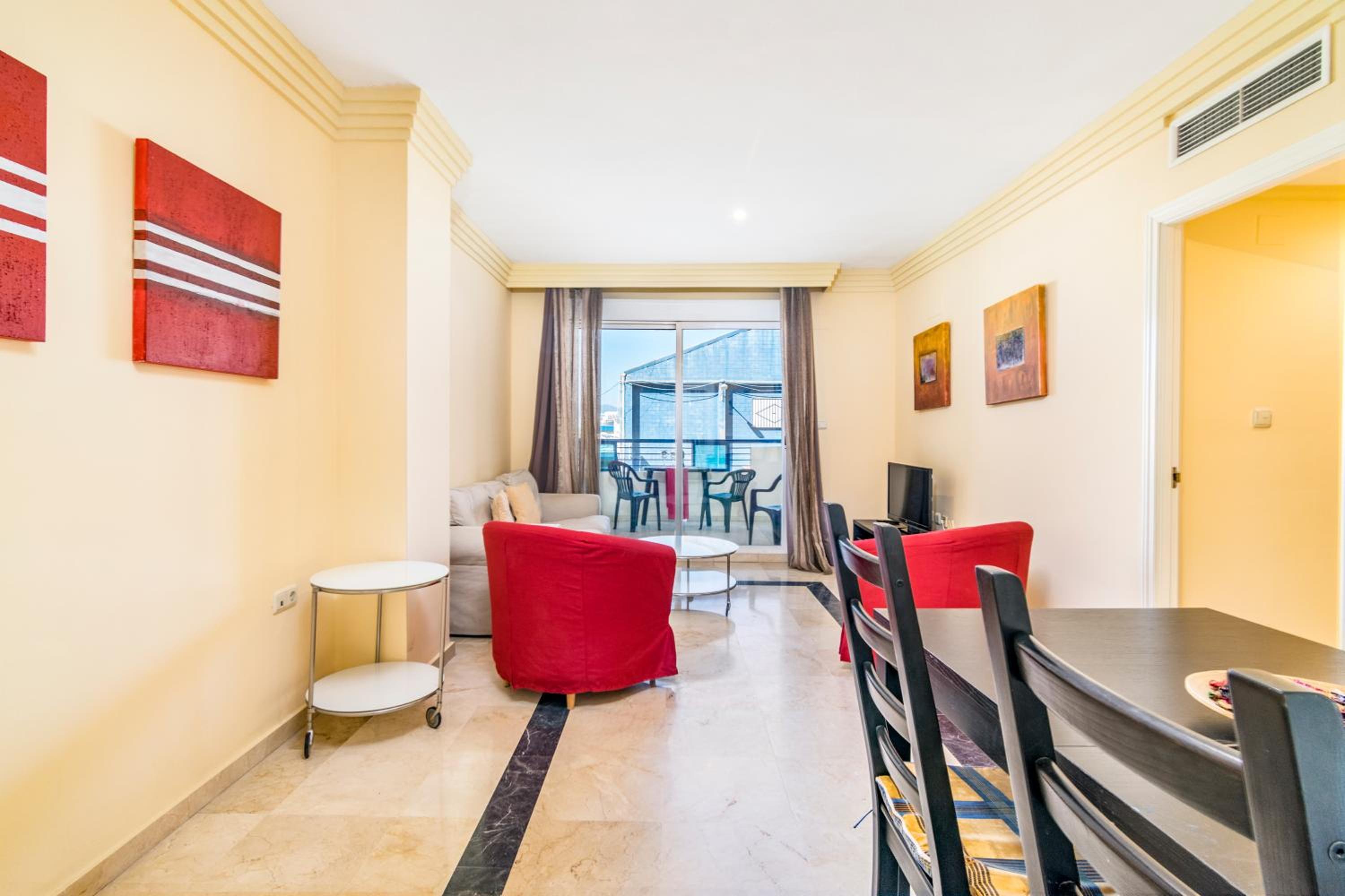 Comfort Apartment with Lateral Sea View