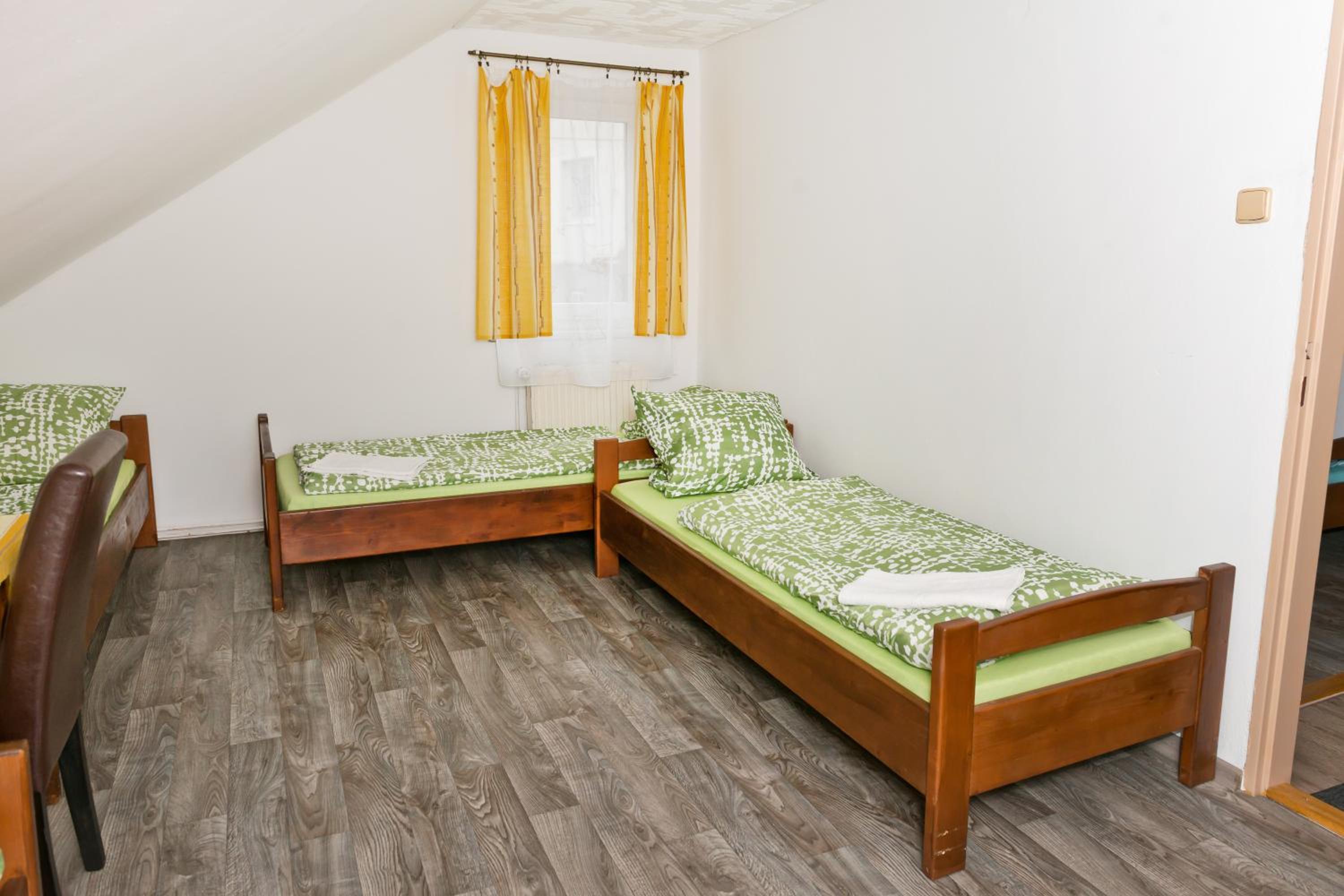 Economy Quadruple Room with Shared Bathroom photo 1