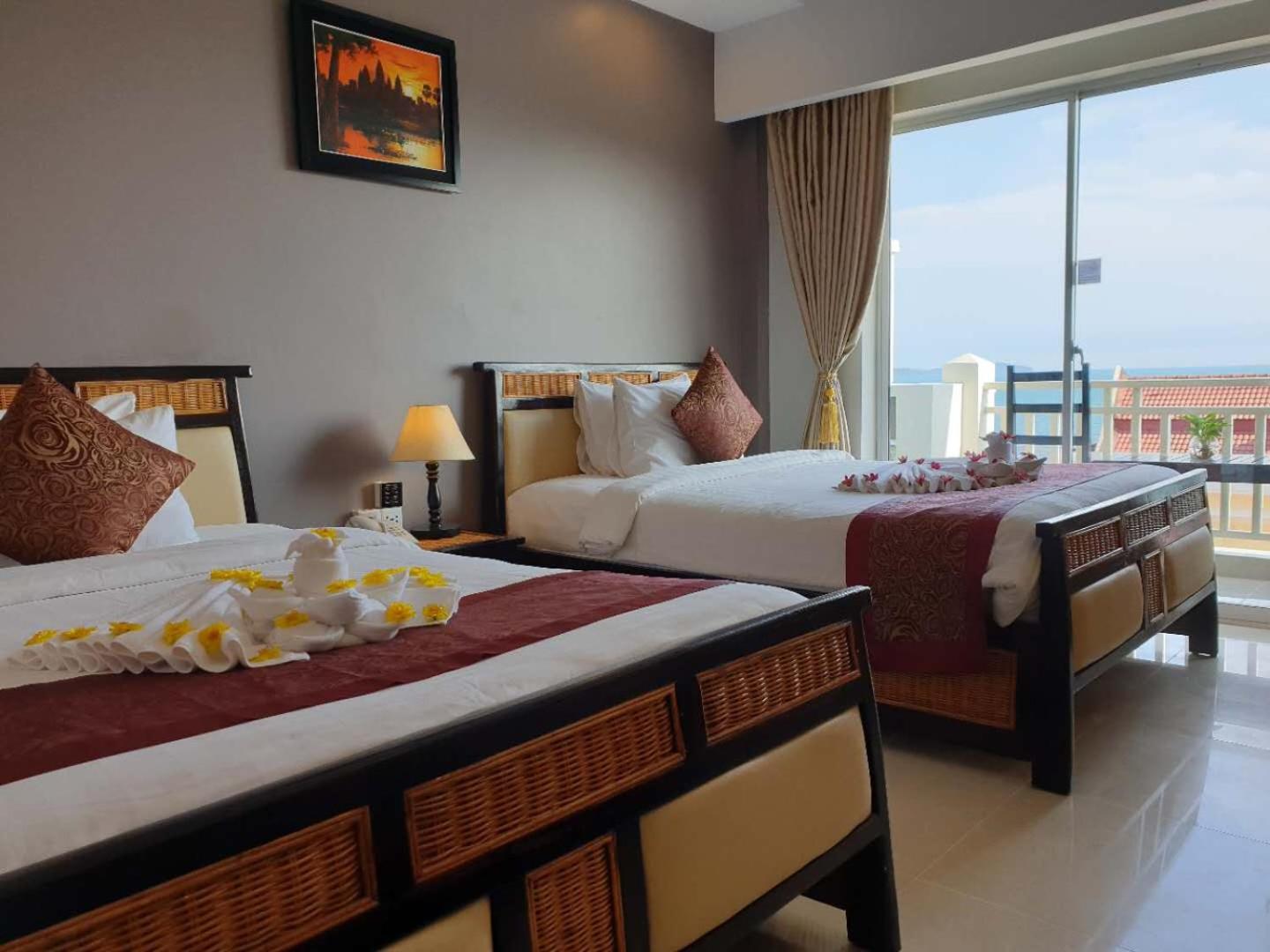 Deluxe Twin Room with Sea View - Photo 1