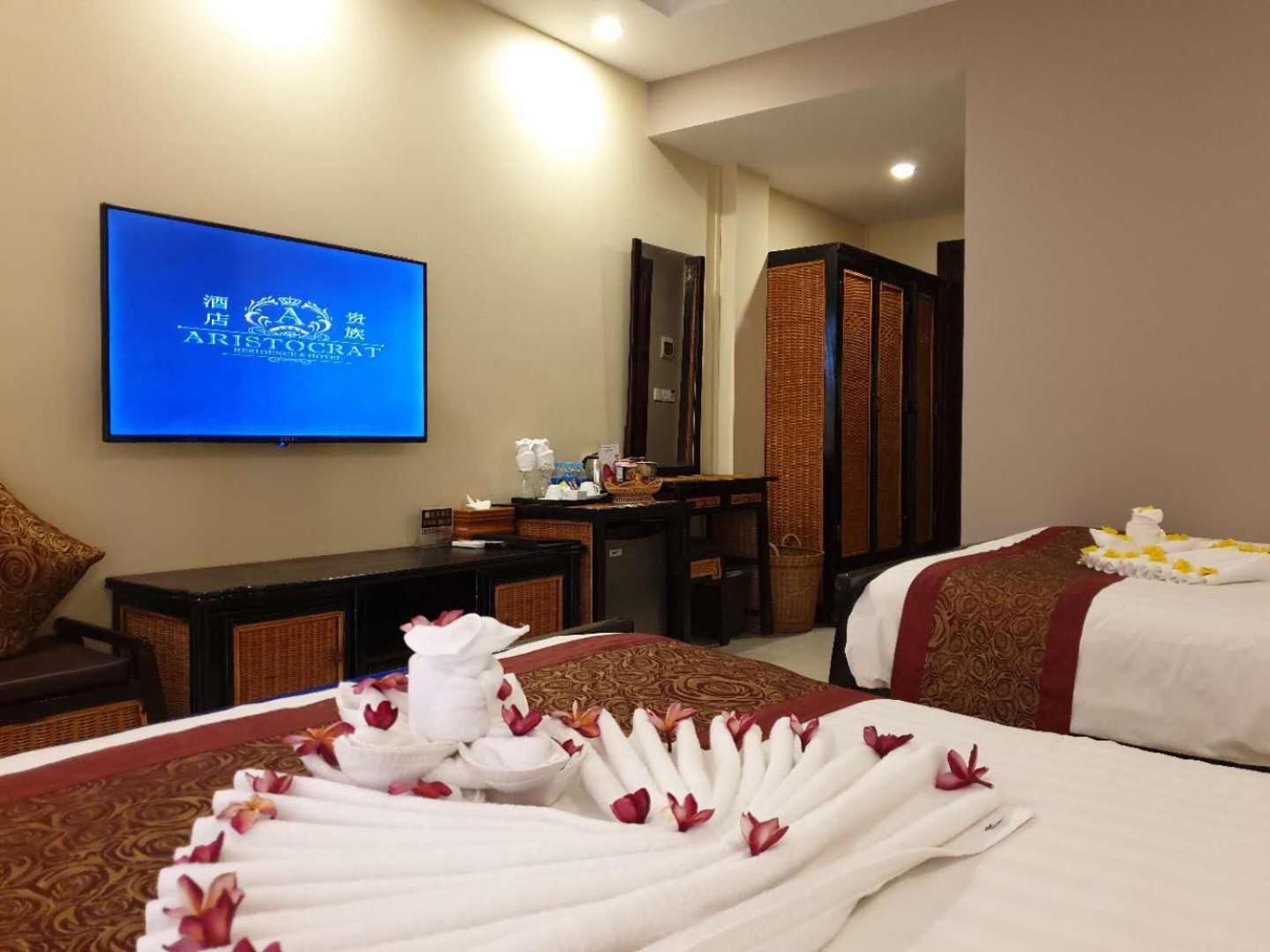 Deluxe Twin Room with Sea View - Photo 4