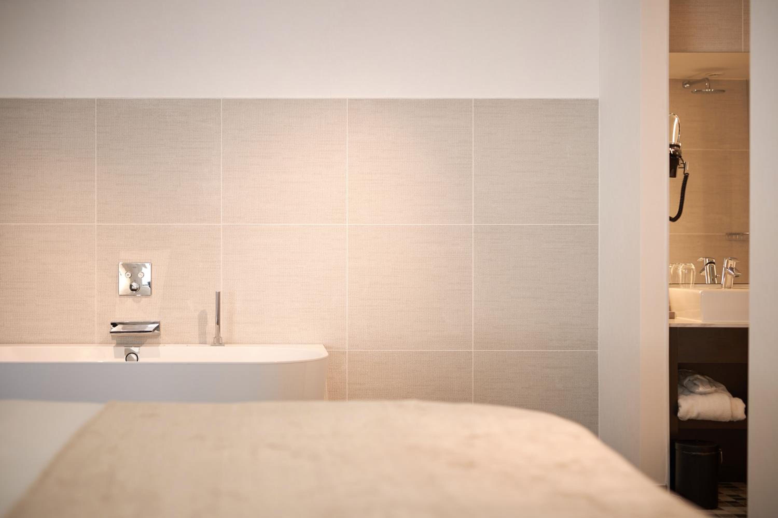 Superior Suite - Photo 2