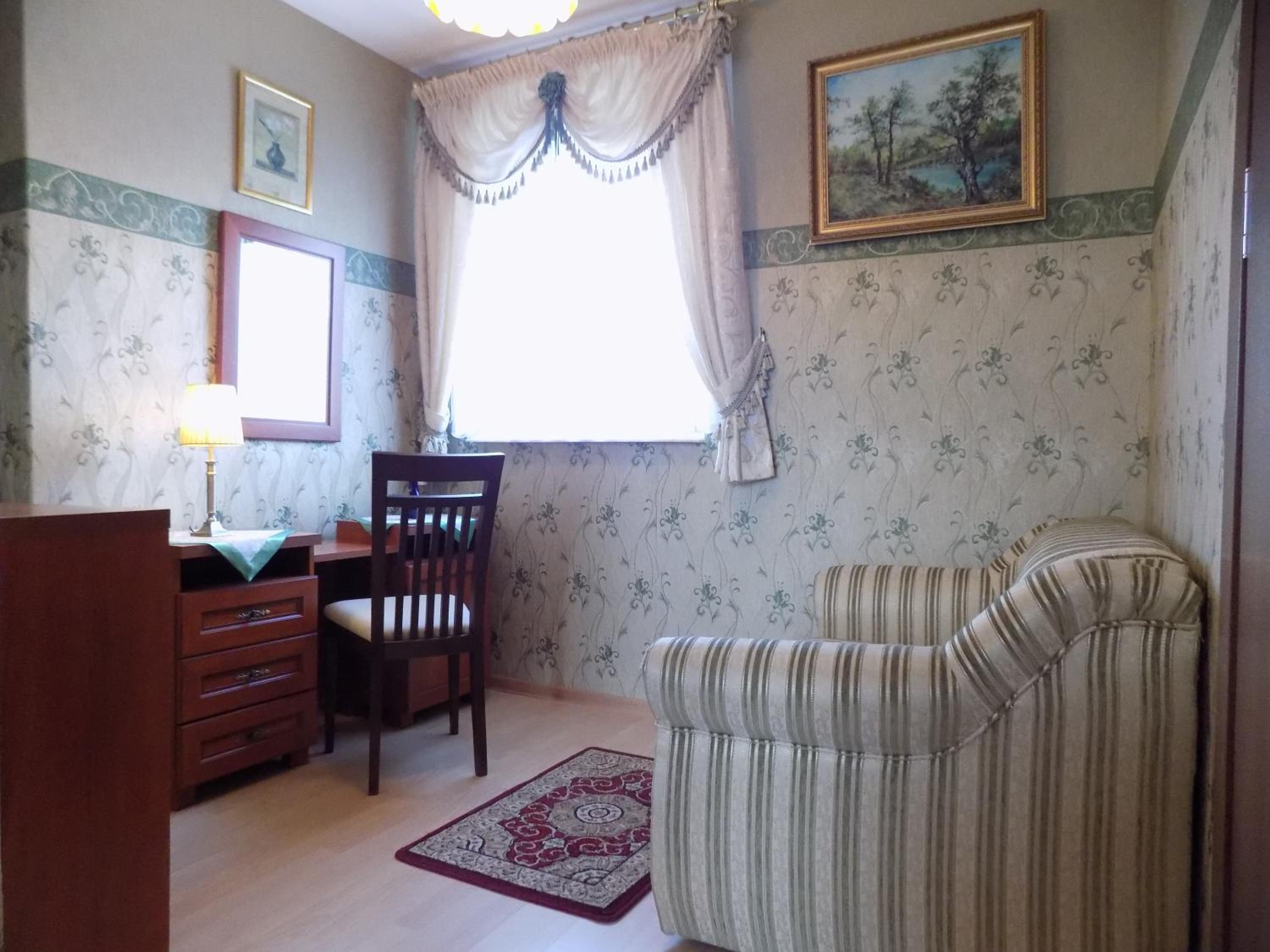 Family Studio - Photo 1
