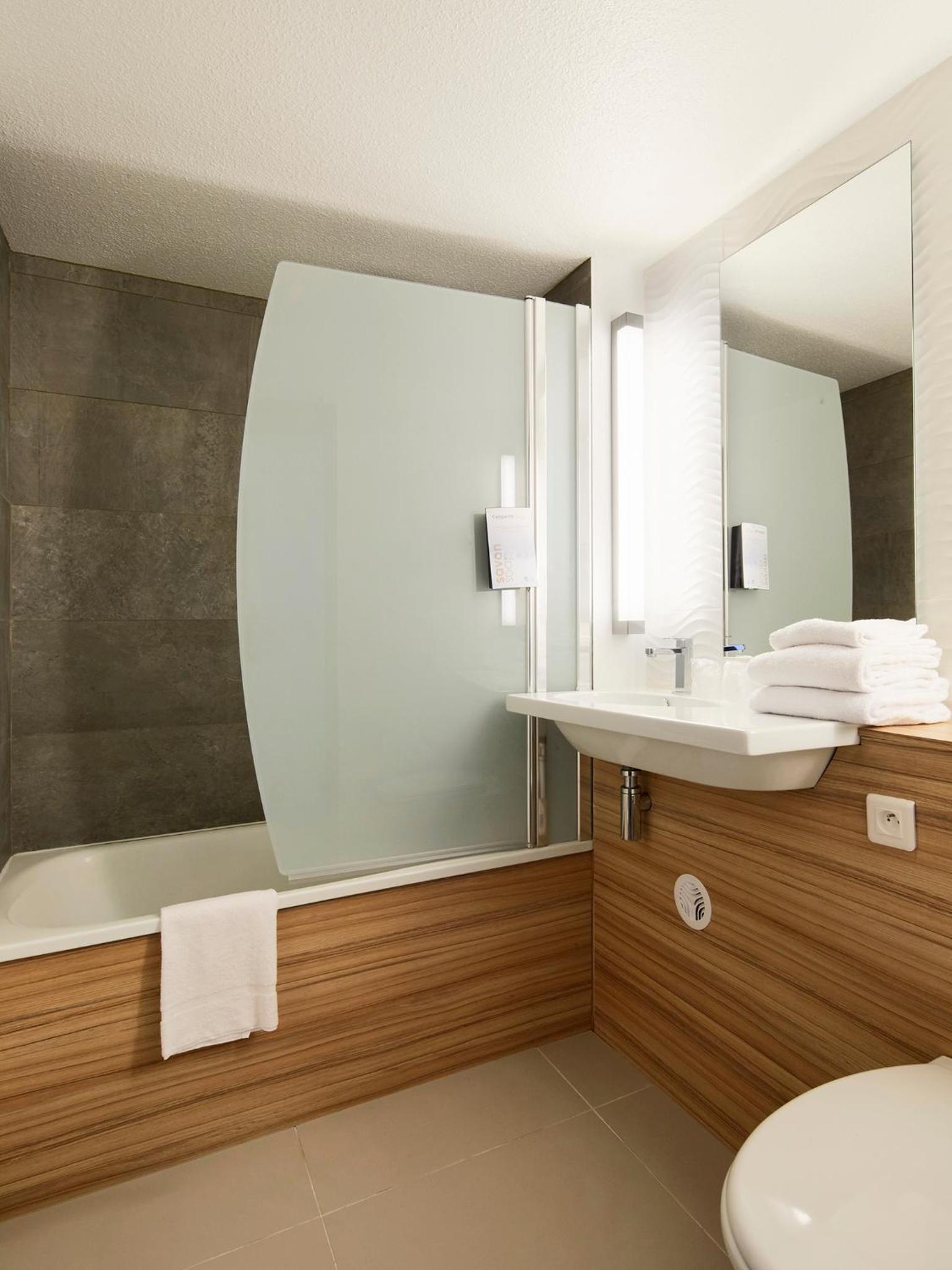 Standard Double Room - Photo 3