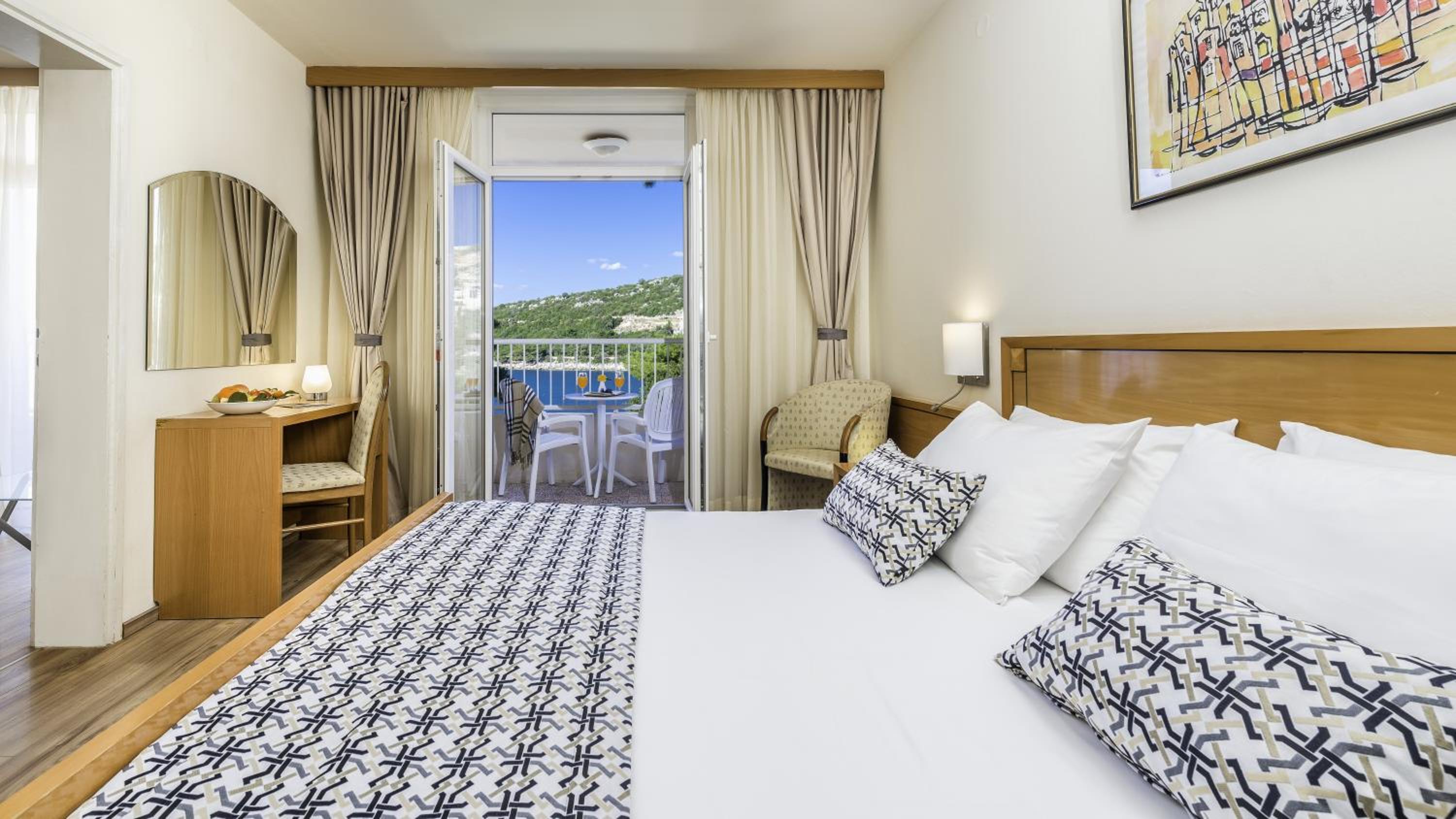 Triple Room with Balcony and Sea View
