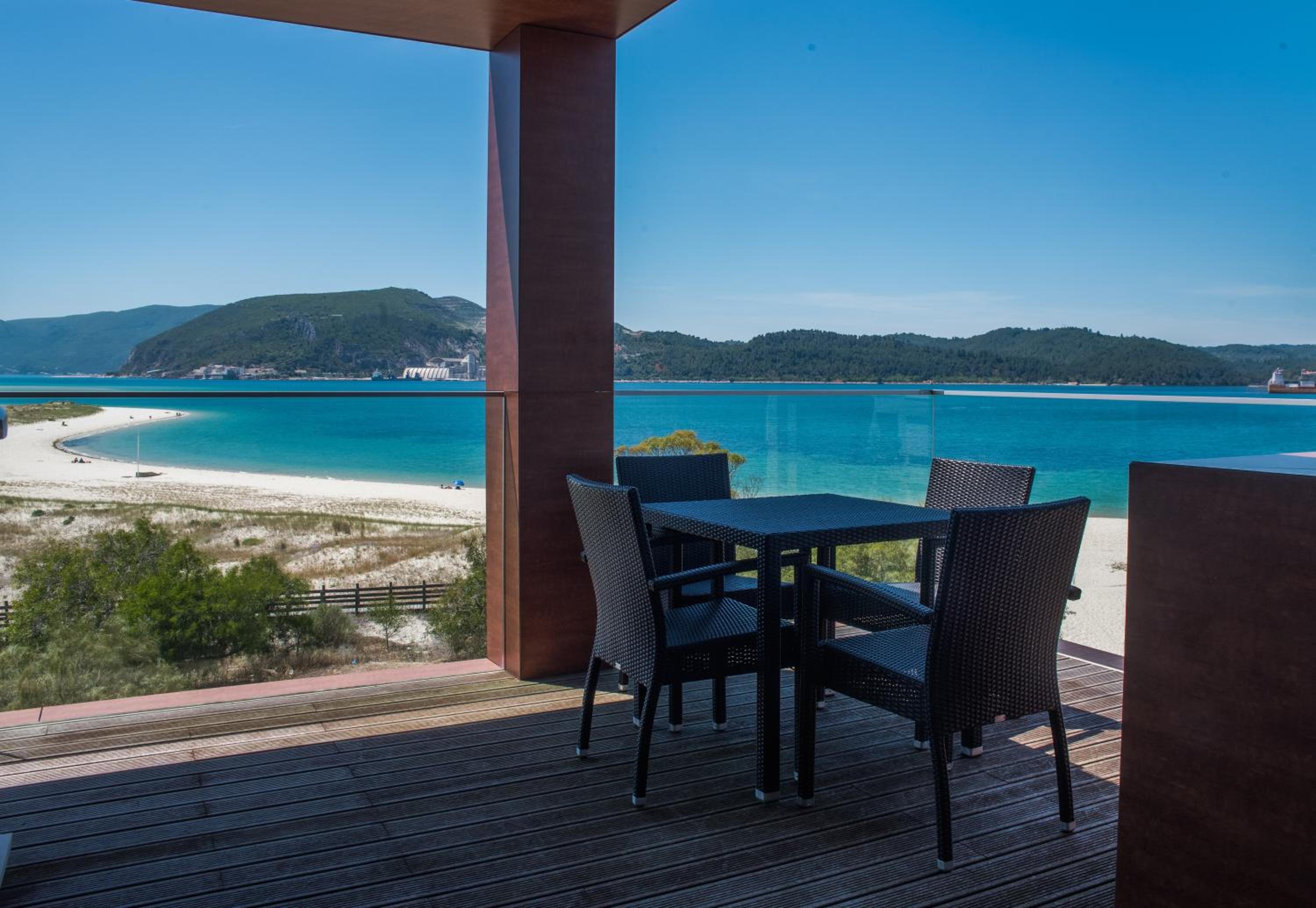 Two-Bedroom Apartment with Sea View photo 3