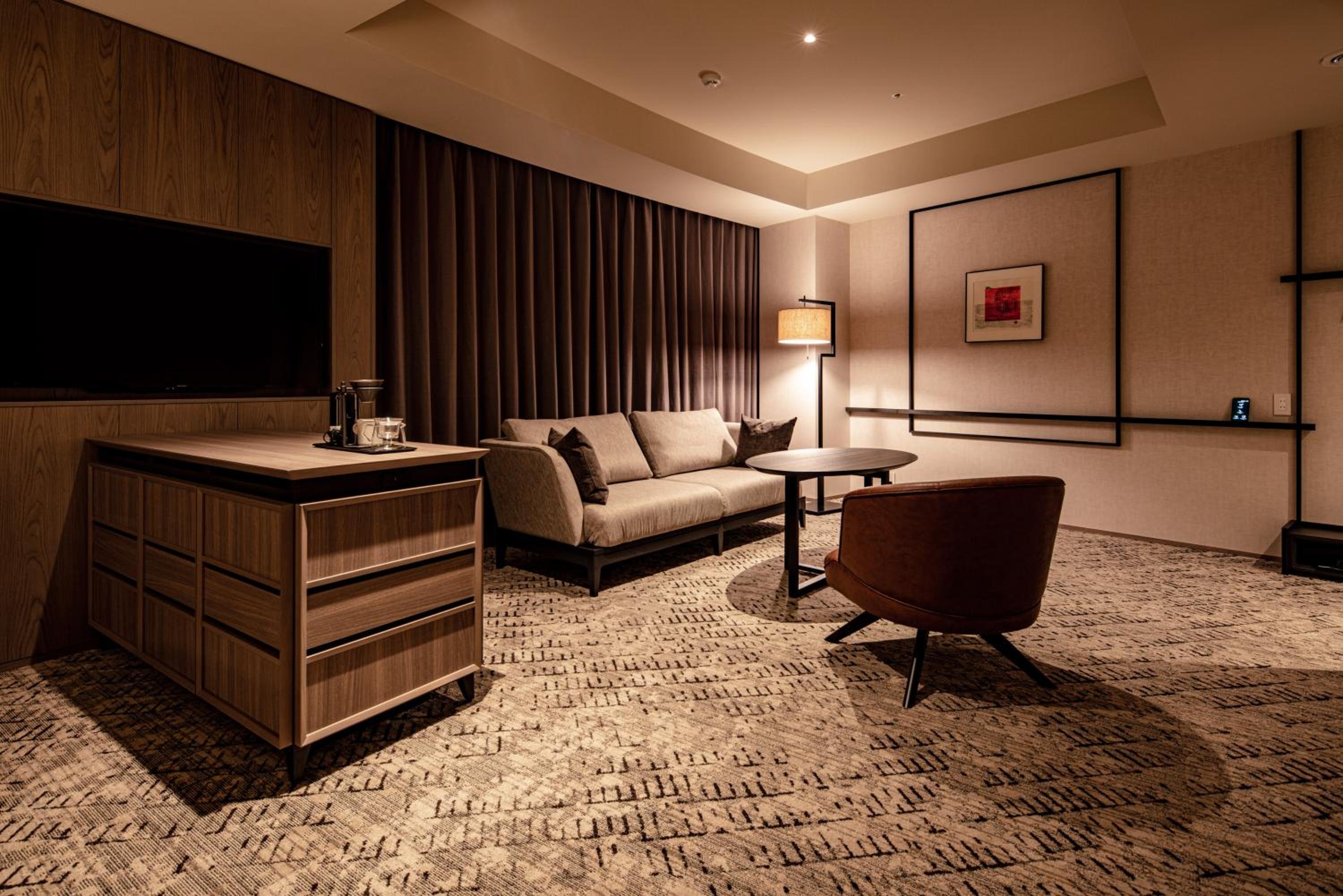 Deluxe Twin Room with Club Lounge Access (Episode 4) - Non-Smoking thumbnail 6