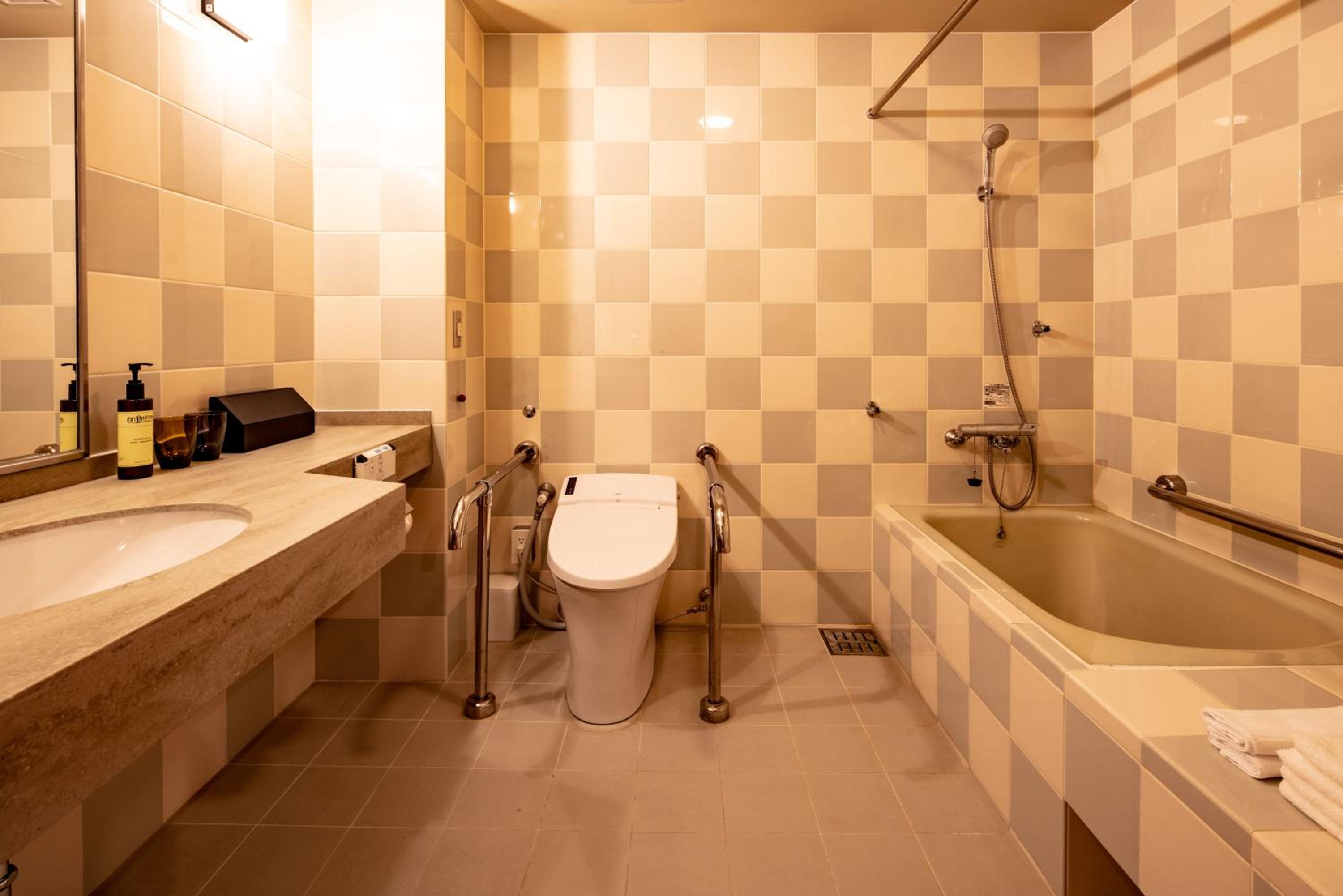 Legacy Twin Room with Disability Access (Chapter 5) - Non-Smoking