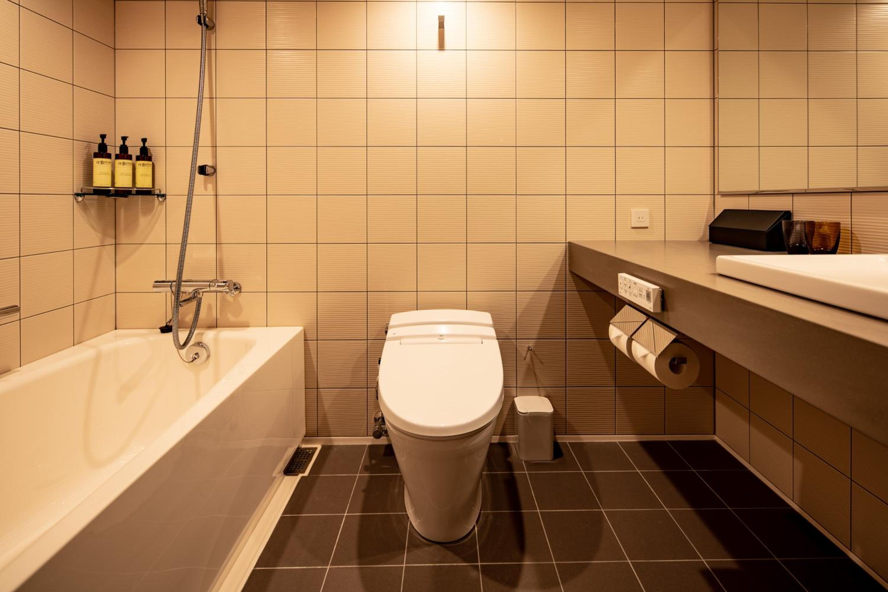 Legacy Double Room (Chapter 5) - Non-Smoking - Photo 4