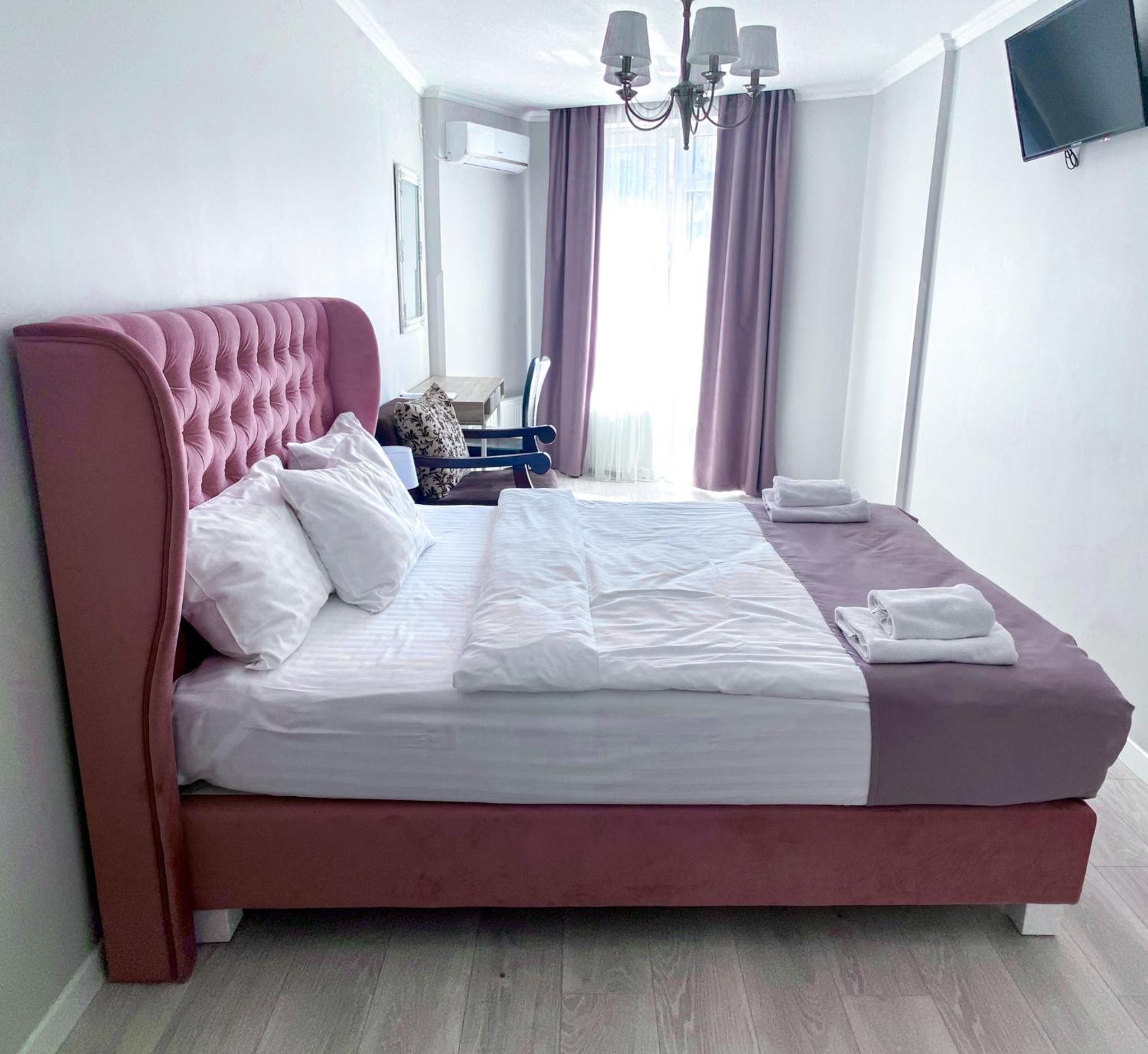 Deluxe King Room with Balcony