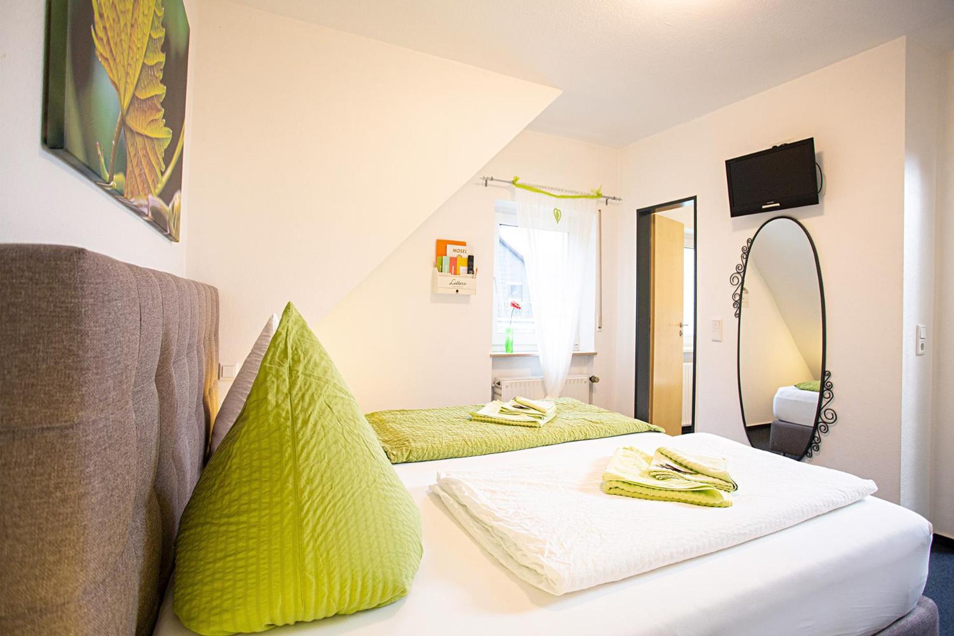 Double Room - Photo 10