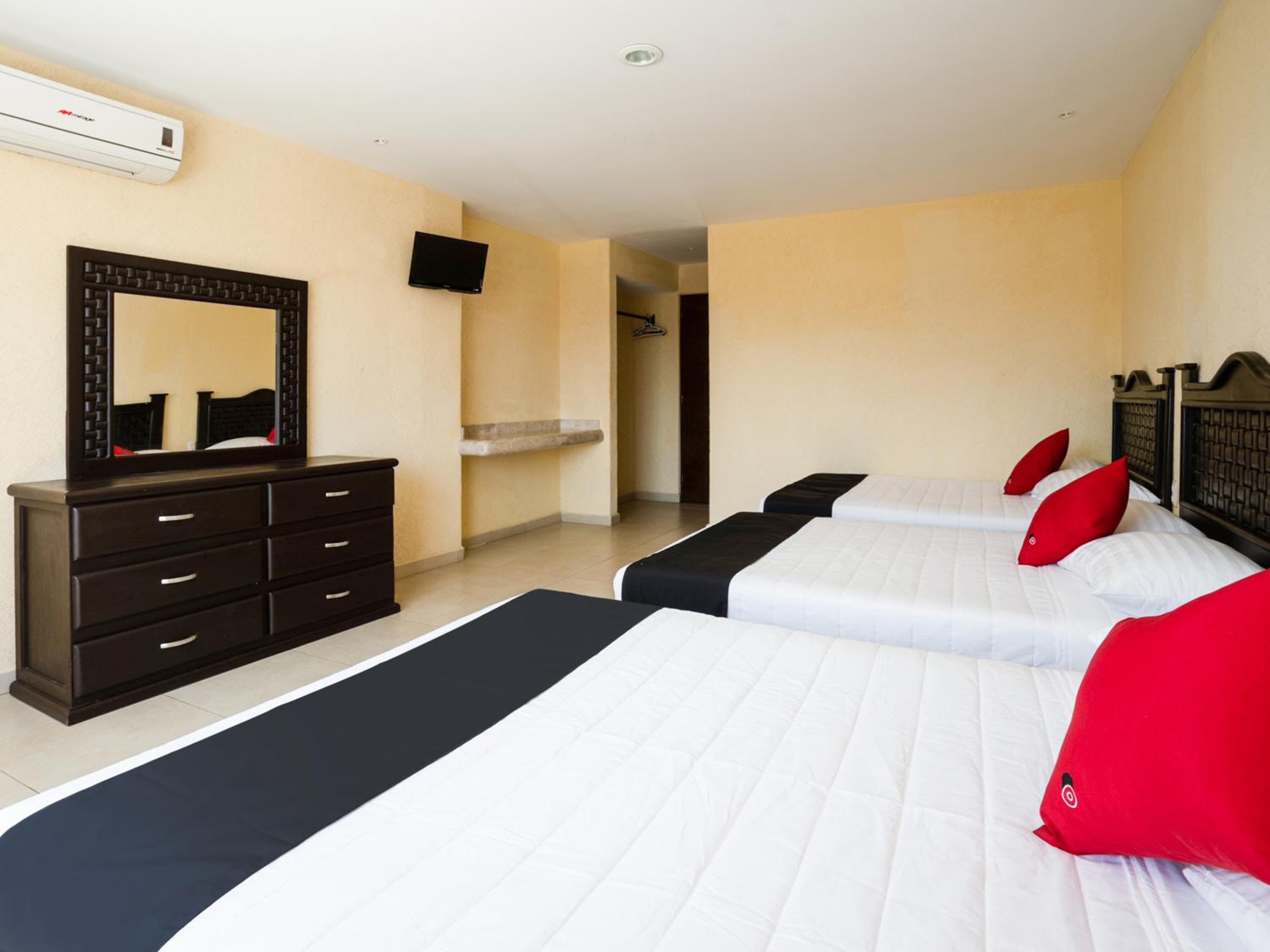 Standard Three beds - Photo 11