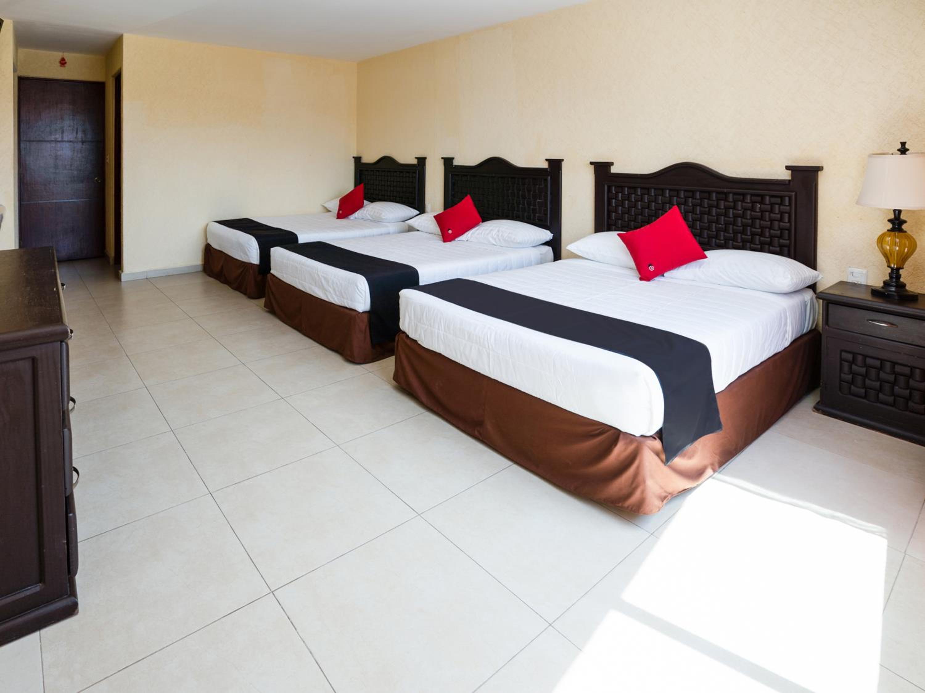 Standard Three beds - Photo 10