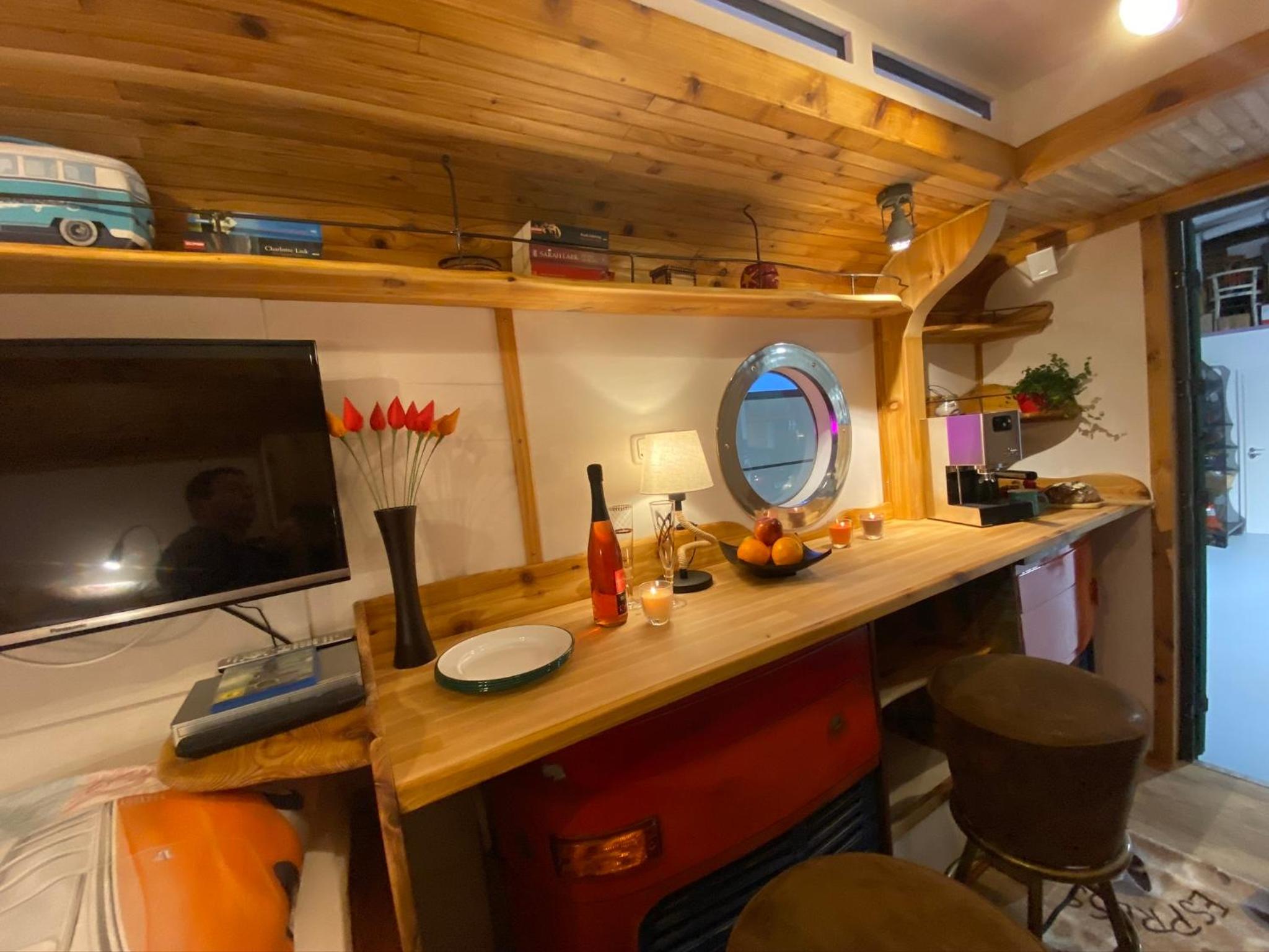 Mobile Home photo 2