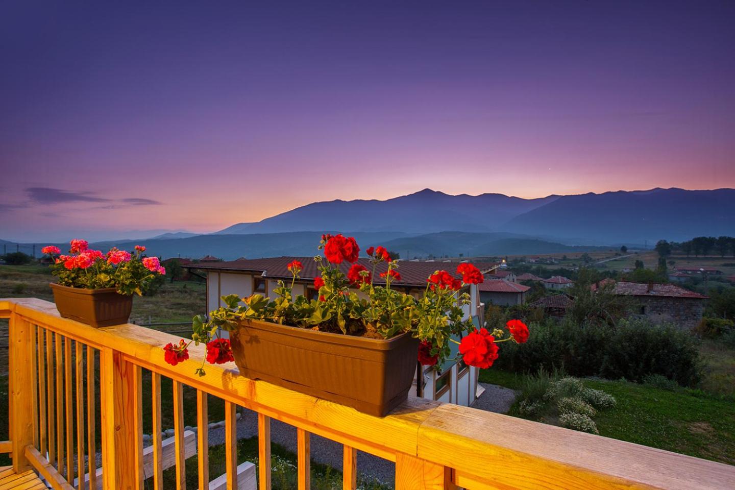Quadruple Room with Garden View - Photo 5