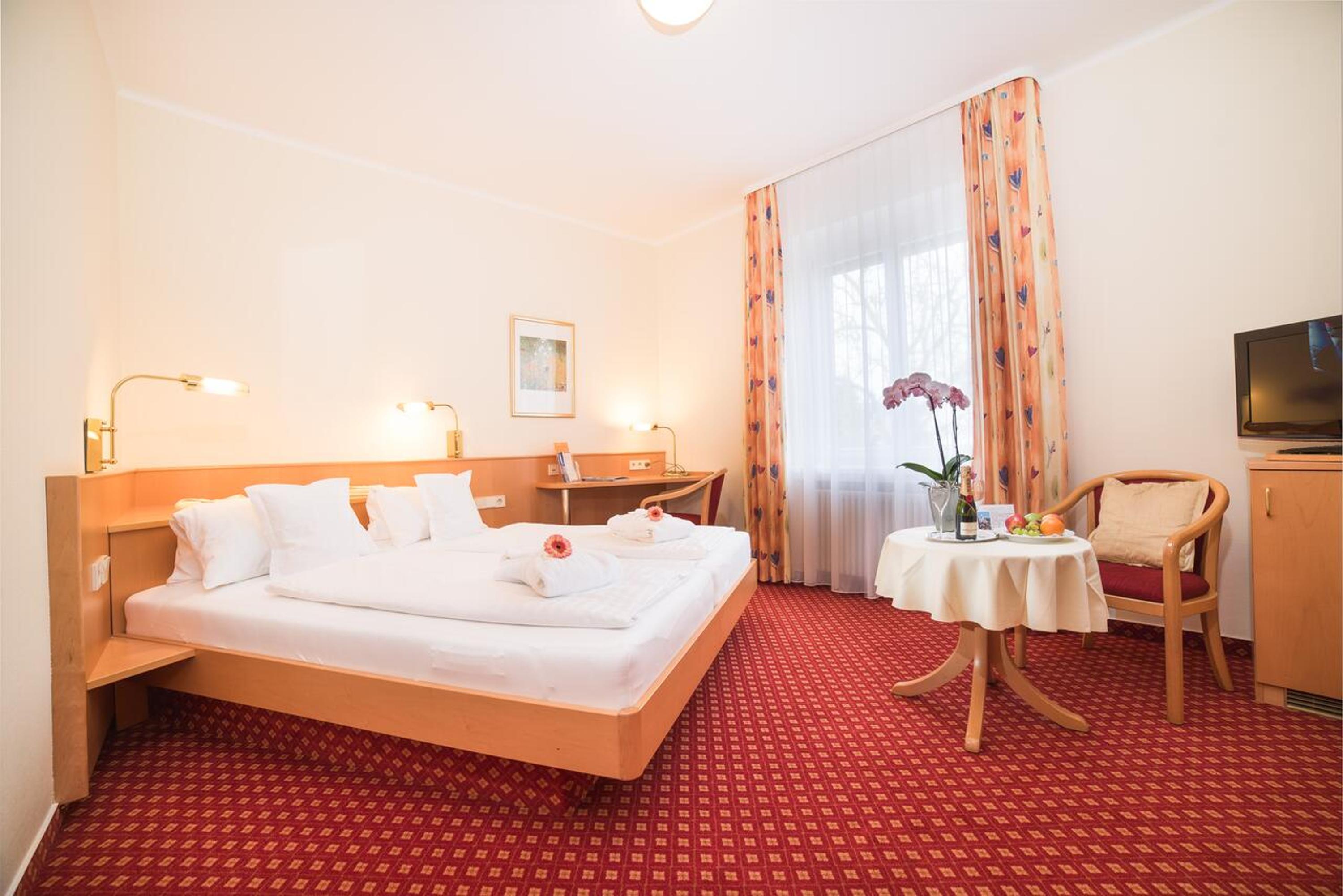 Double Room with Island View - Photo 1