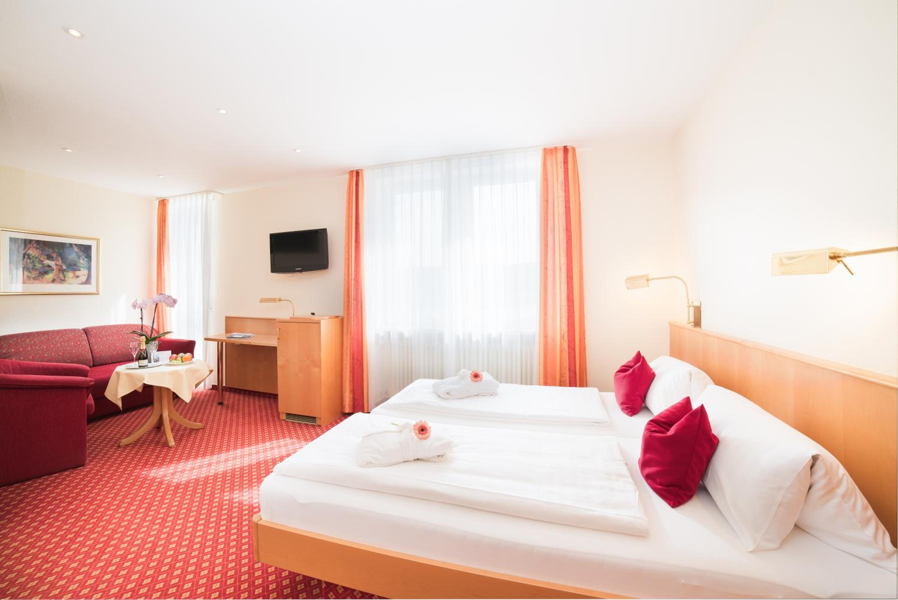 Superior Double Room with Lake View - Photo 1