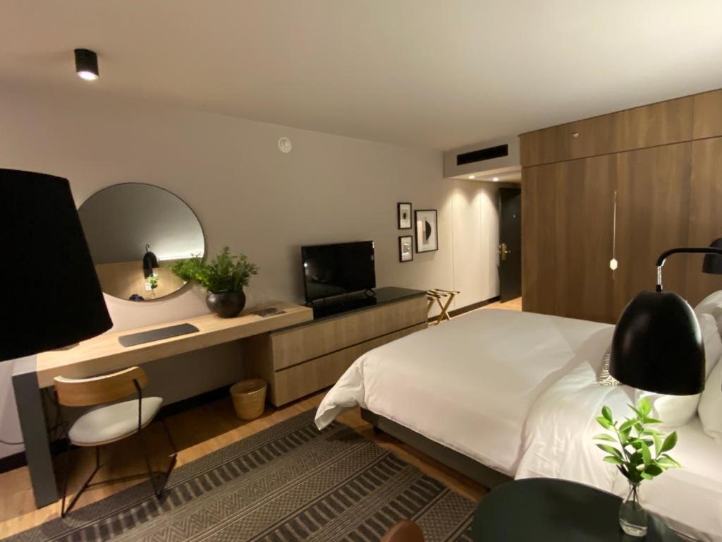 Superior King Room - Photo 4