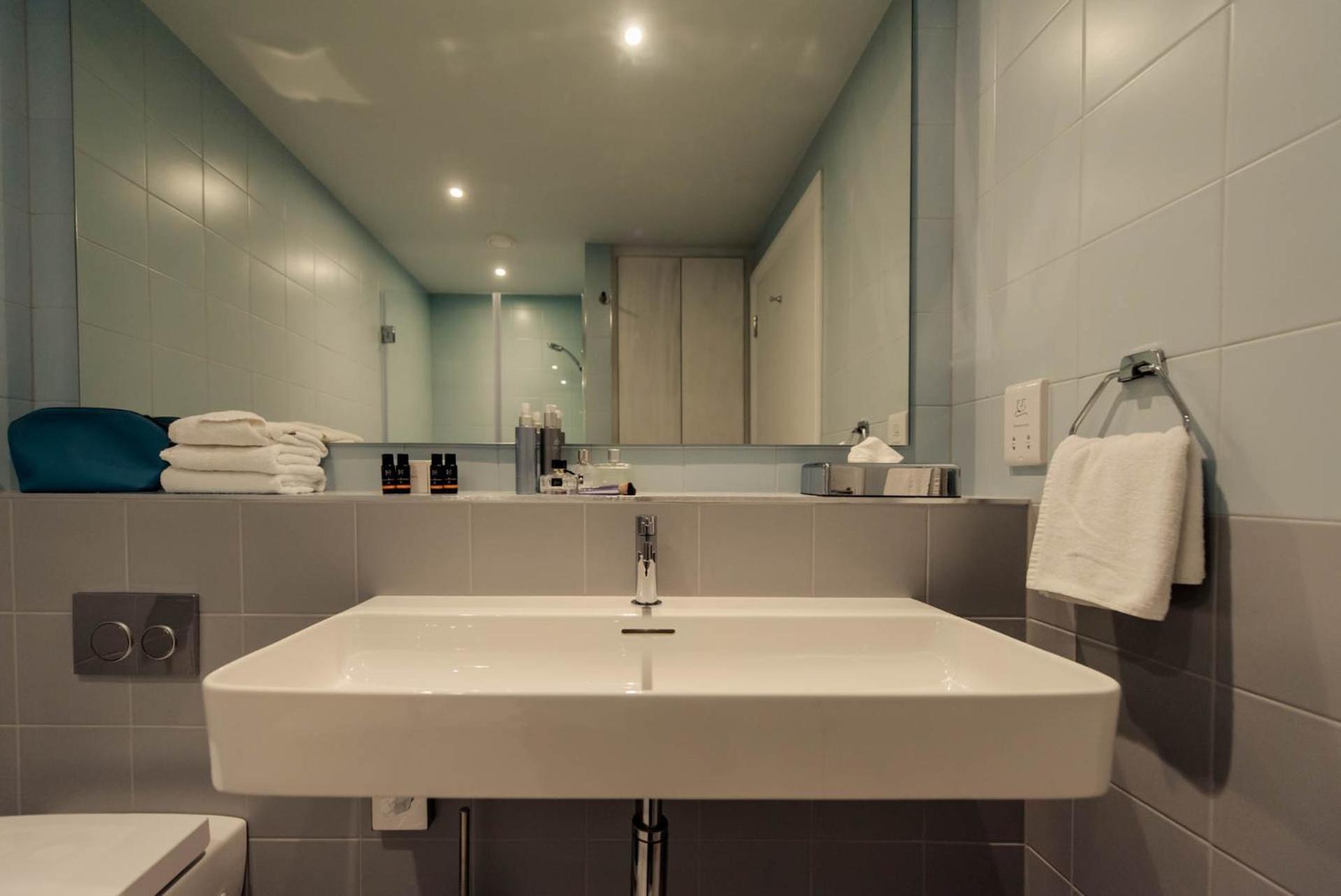 Deluxe Two-Bedroom Apartment with Stair Access Only